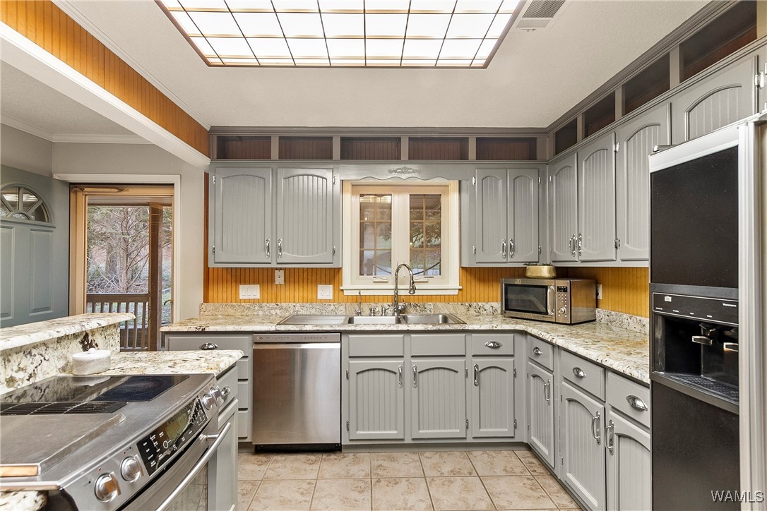 15762 Beacon Point Drive