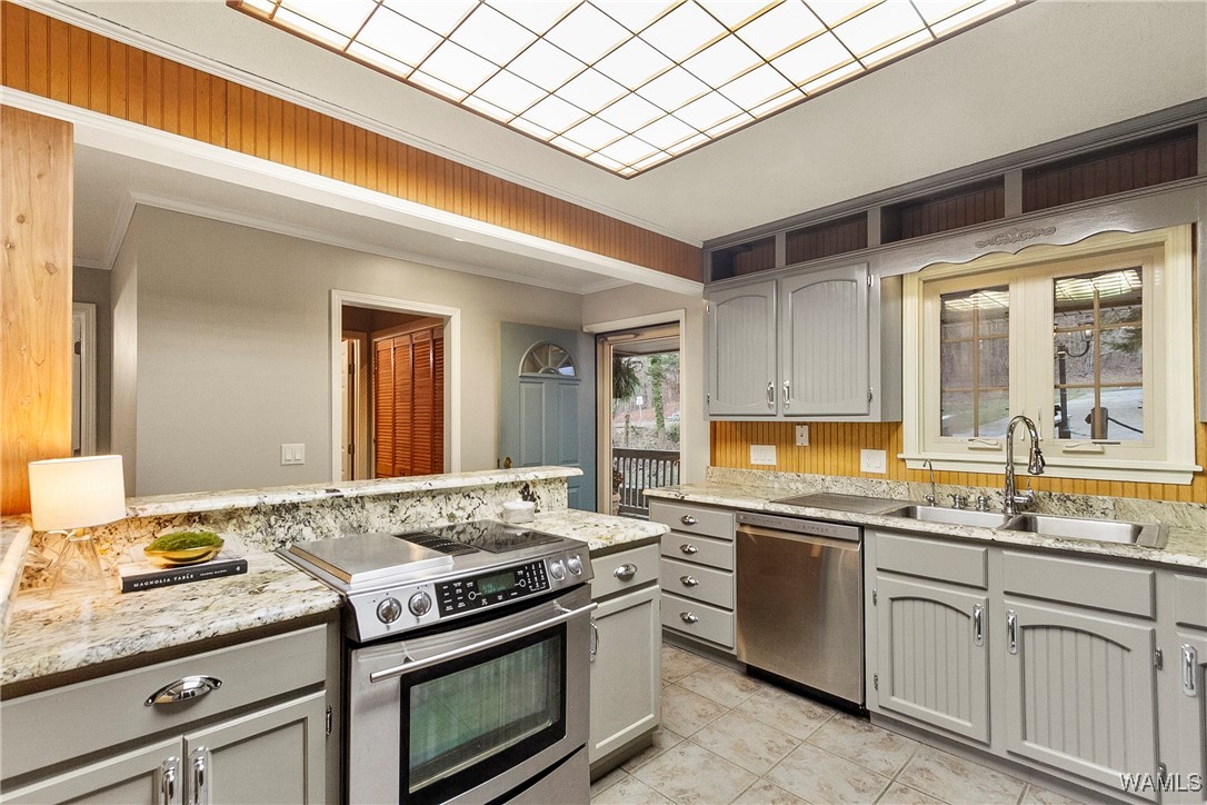 15762 Beacon Point Drive