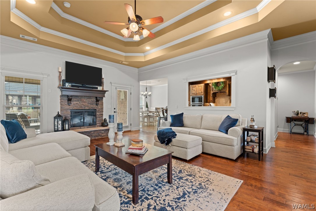 13468 Maple Leaf Circle