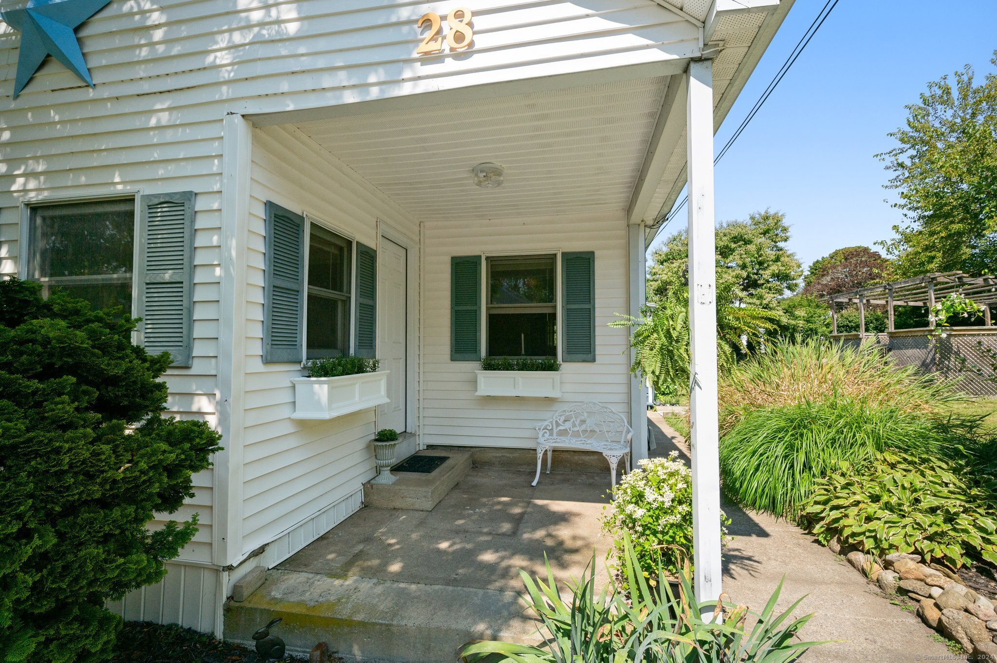 28 4th Avenue