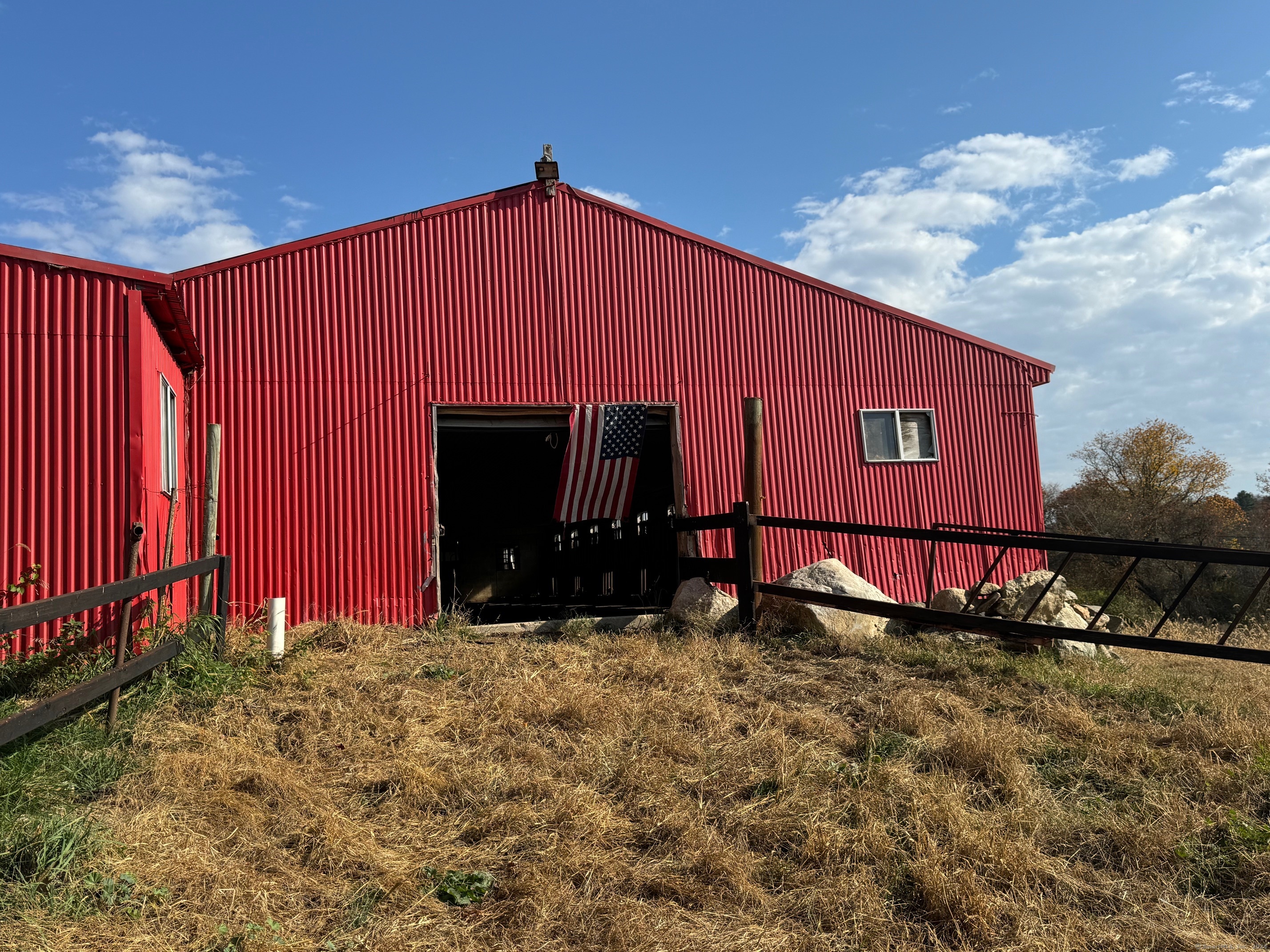 589 Old Hartford Road