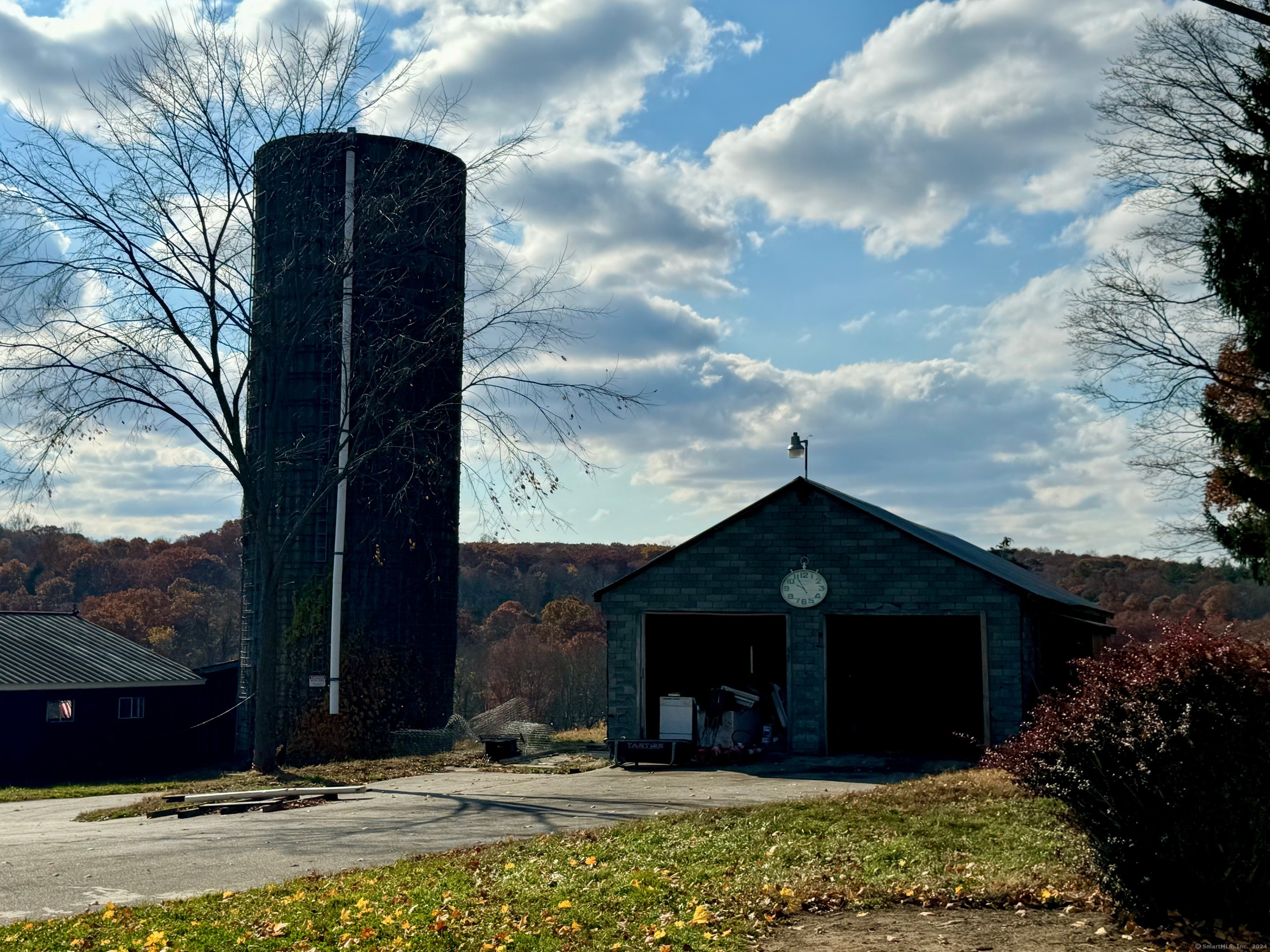 589 Old Hartford Road