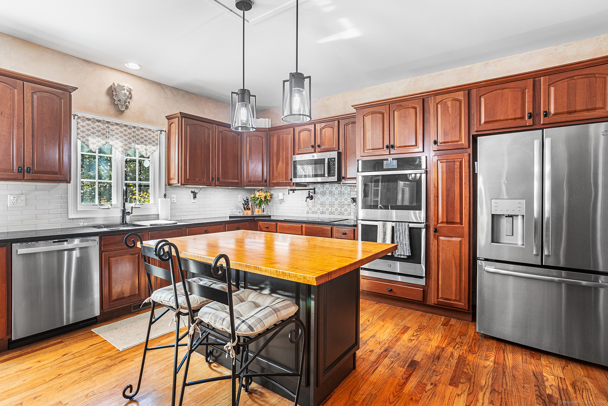 7 Taylor Ridge Road