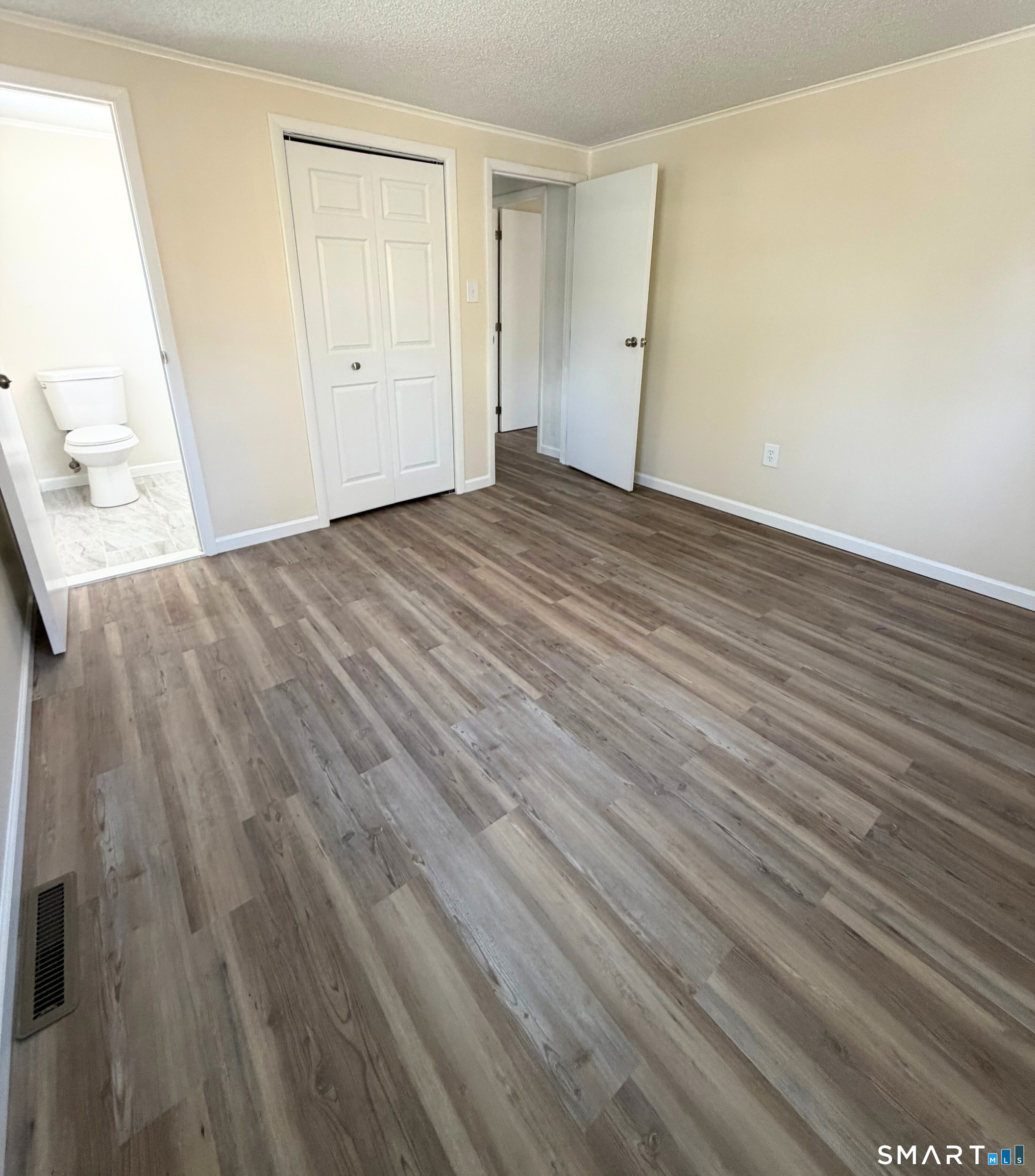 328 Hammock Road North