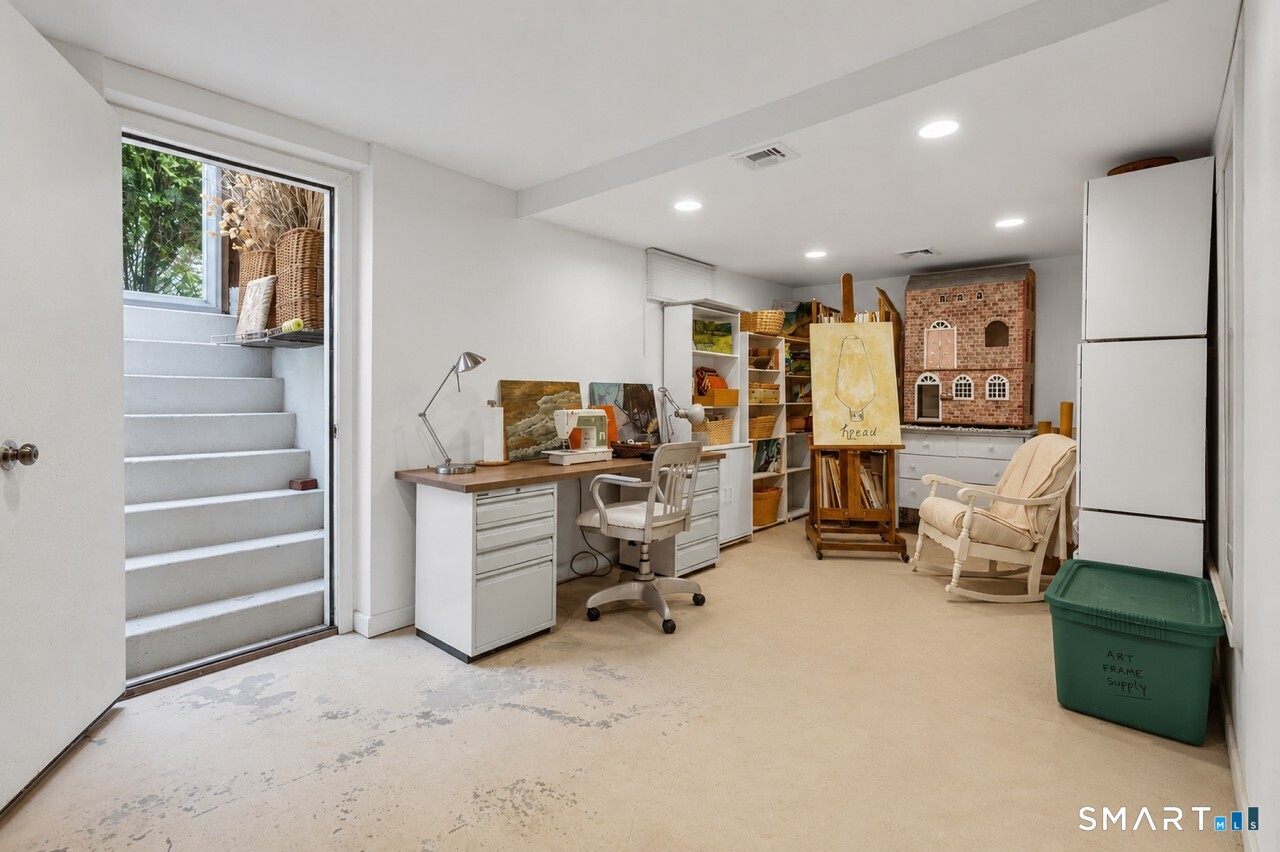 308 Old Colchester Road Unit: 6