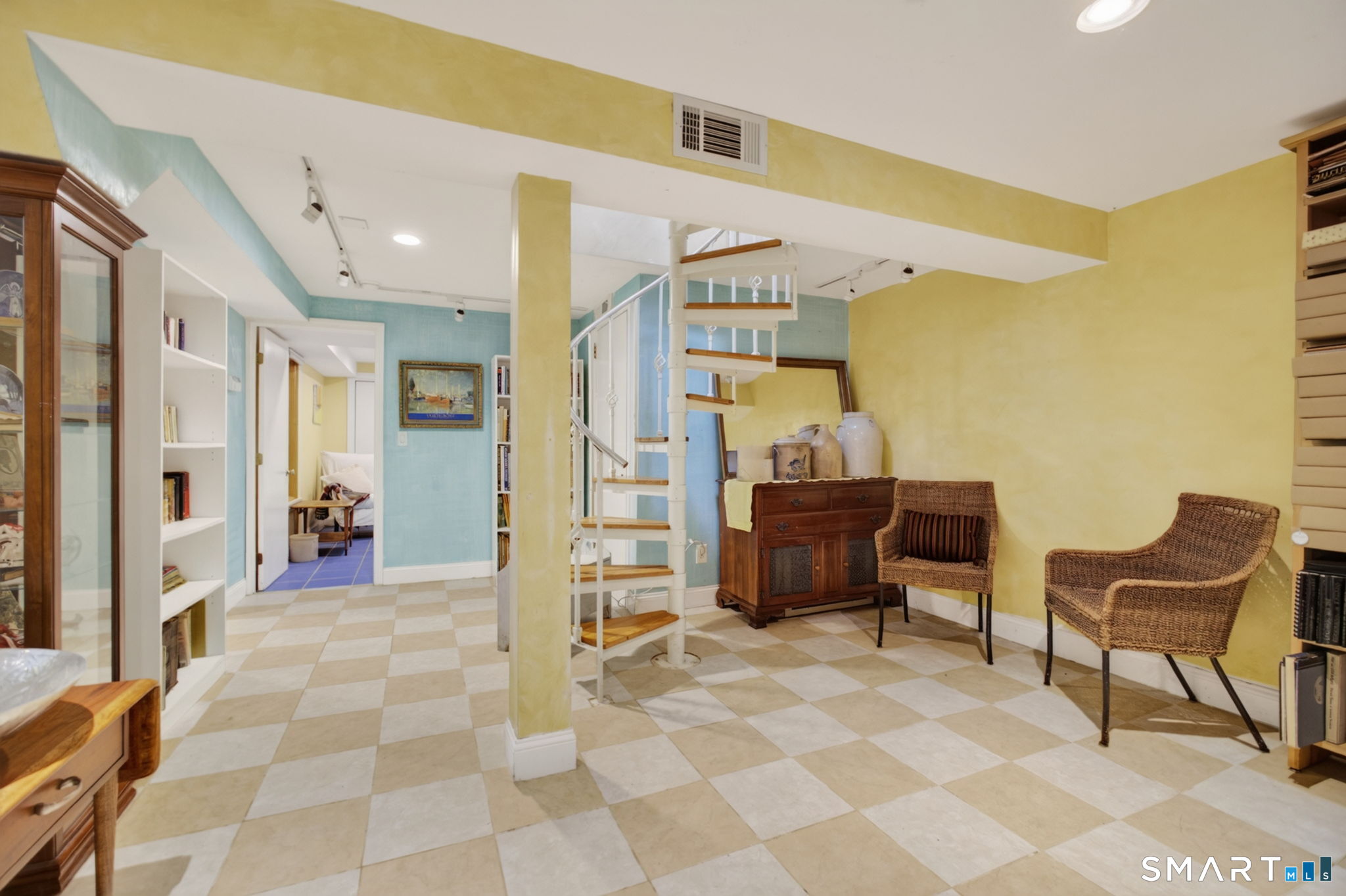308 Old Colchester Road Unit: 6