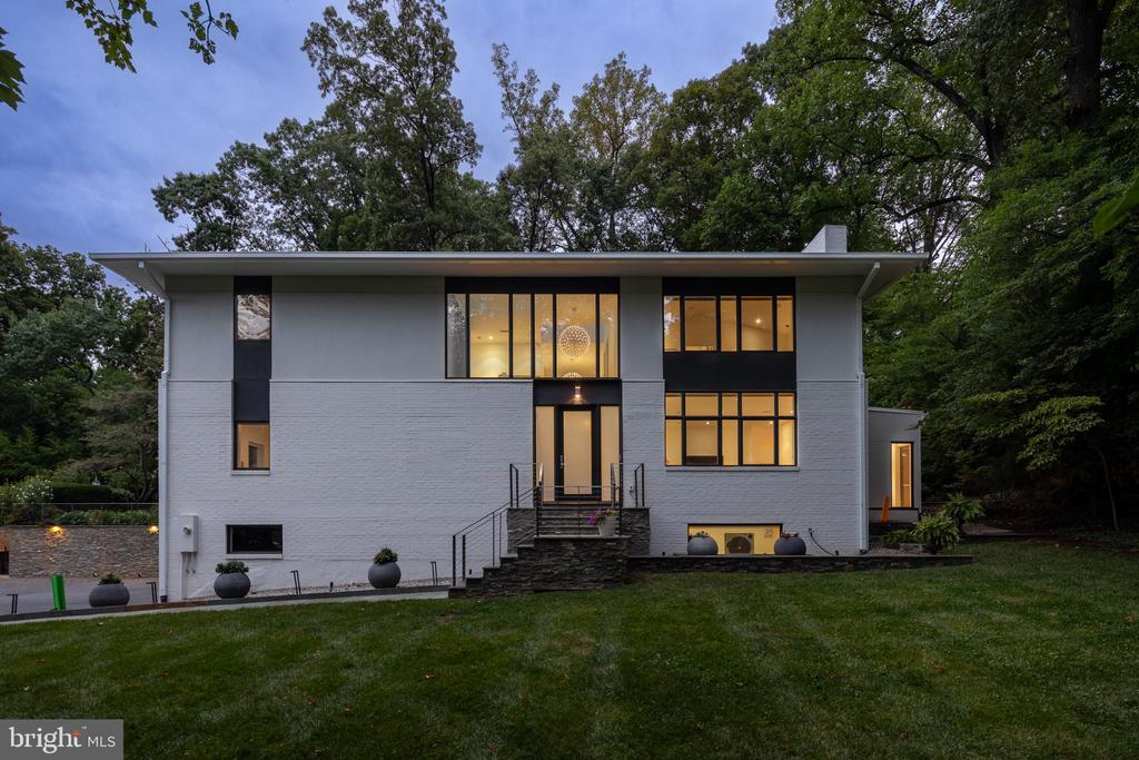 6016 CHESTERBROOK ROAD
