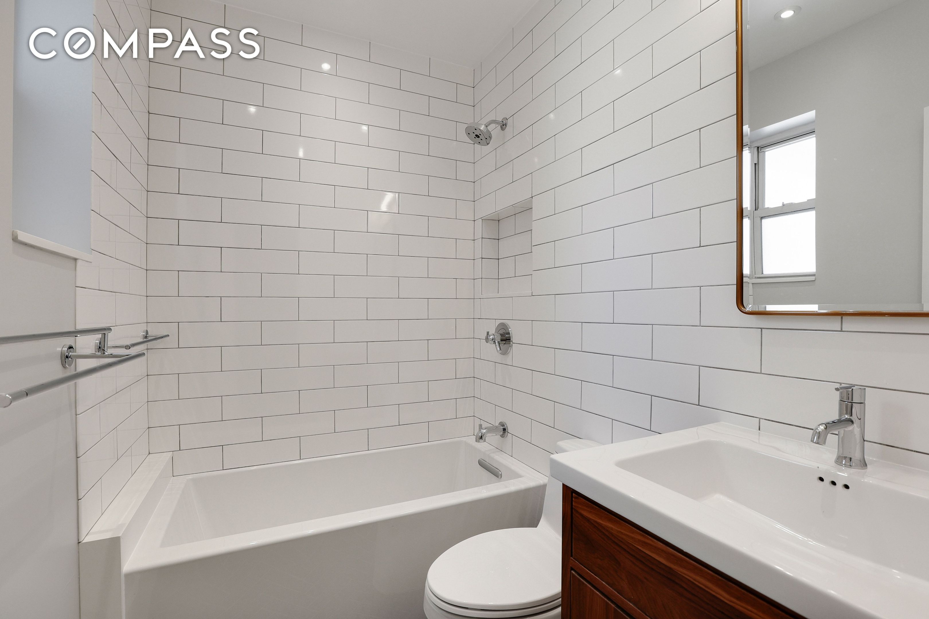 133 E 30th Street PH5B