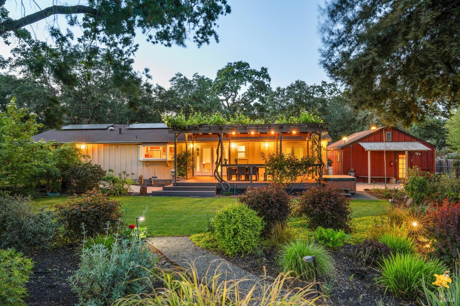 180 W Trinity Road