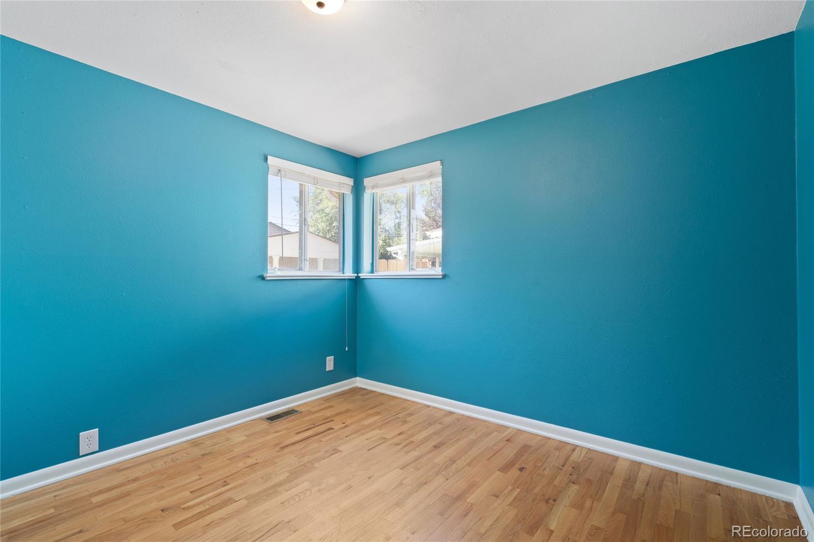 4550 W Center Avenue