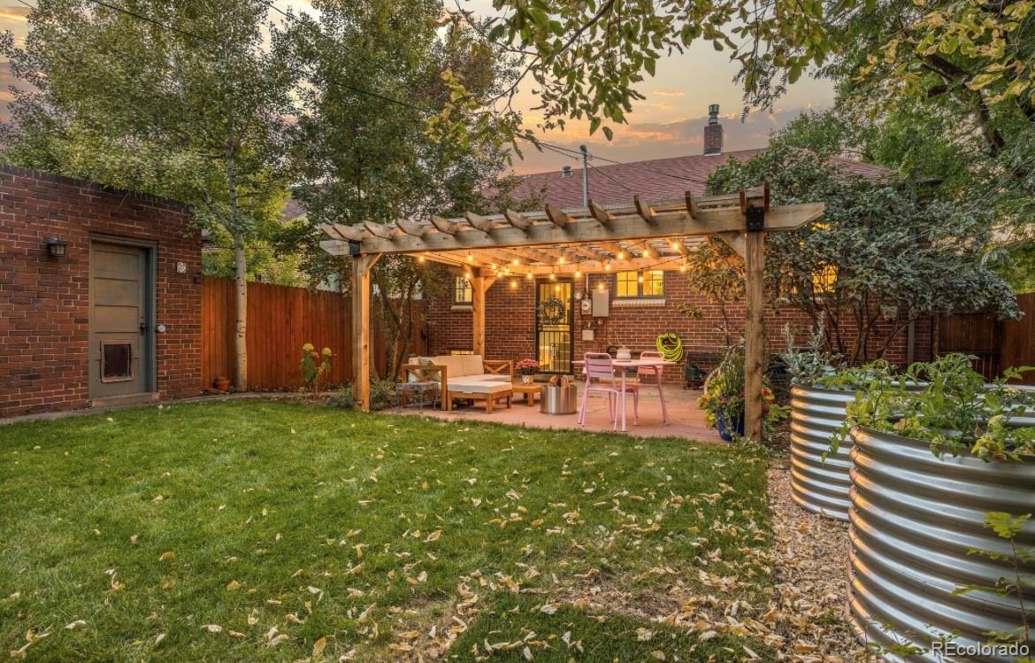 944 S Euclid Way