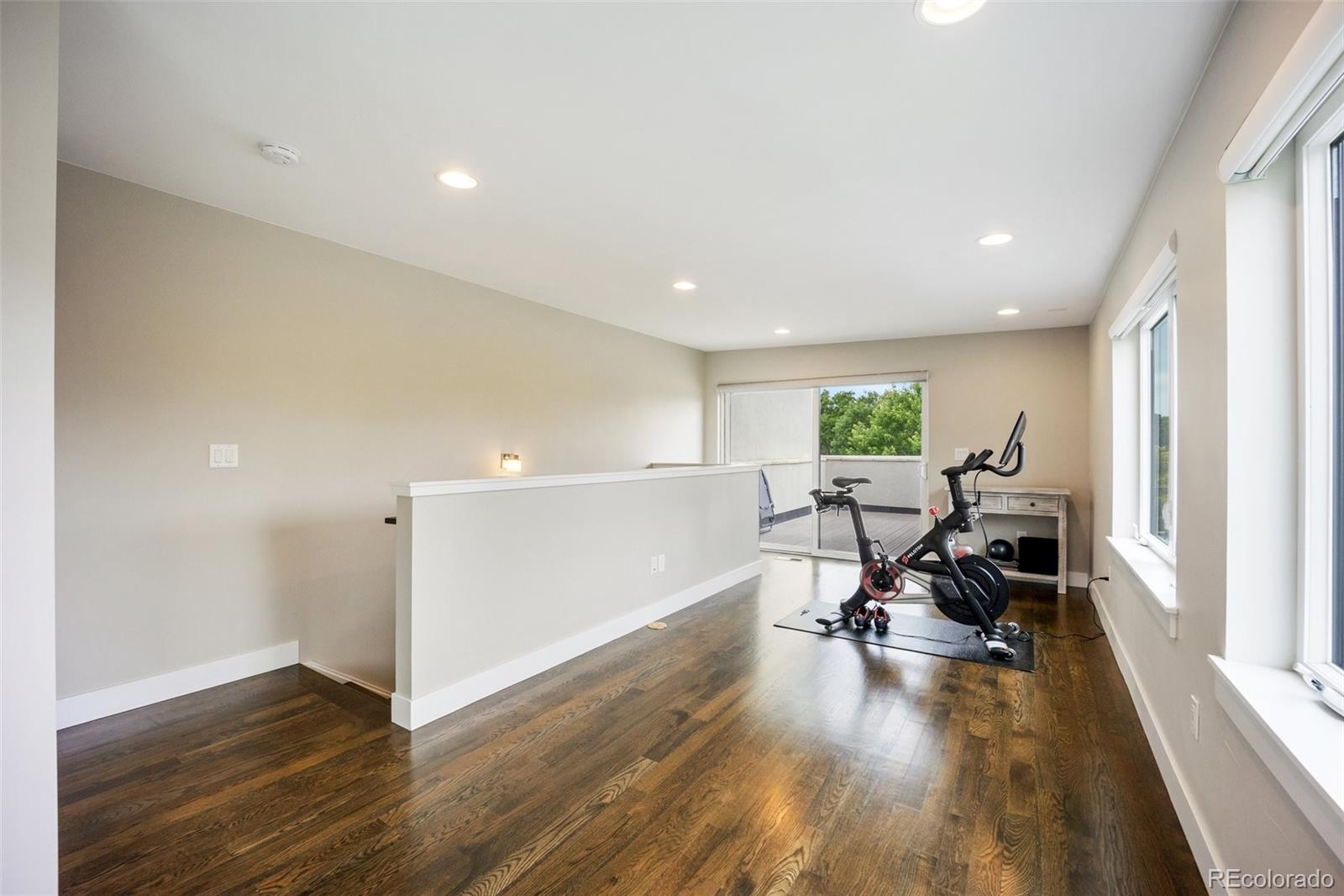 3690 W Byron Place