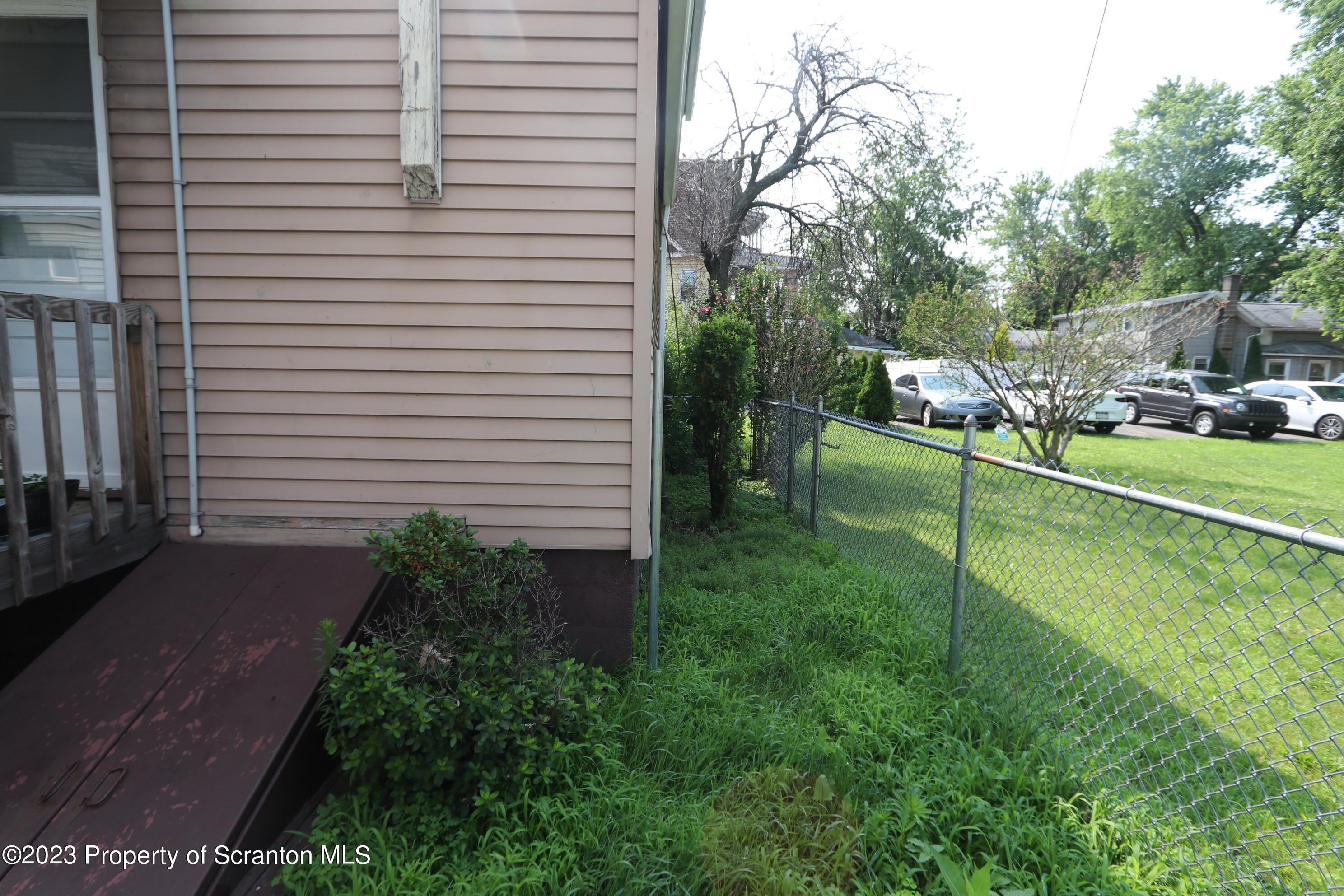 610 Moosic Street