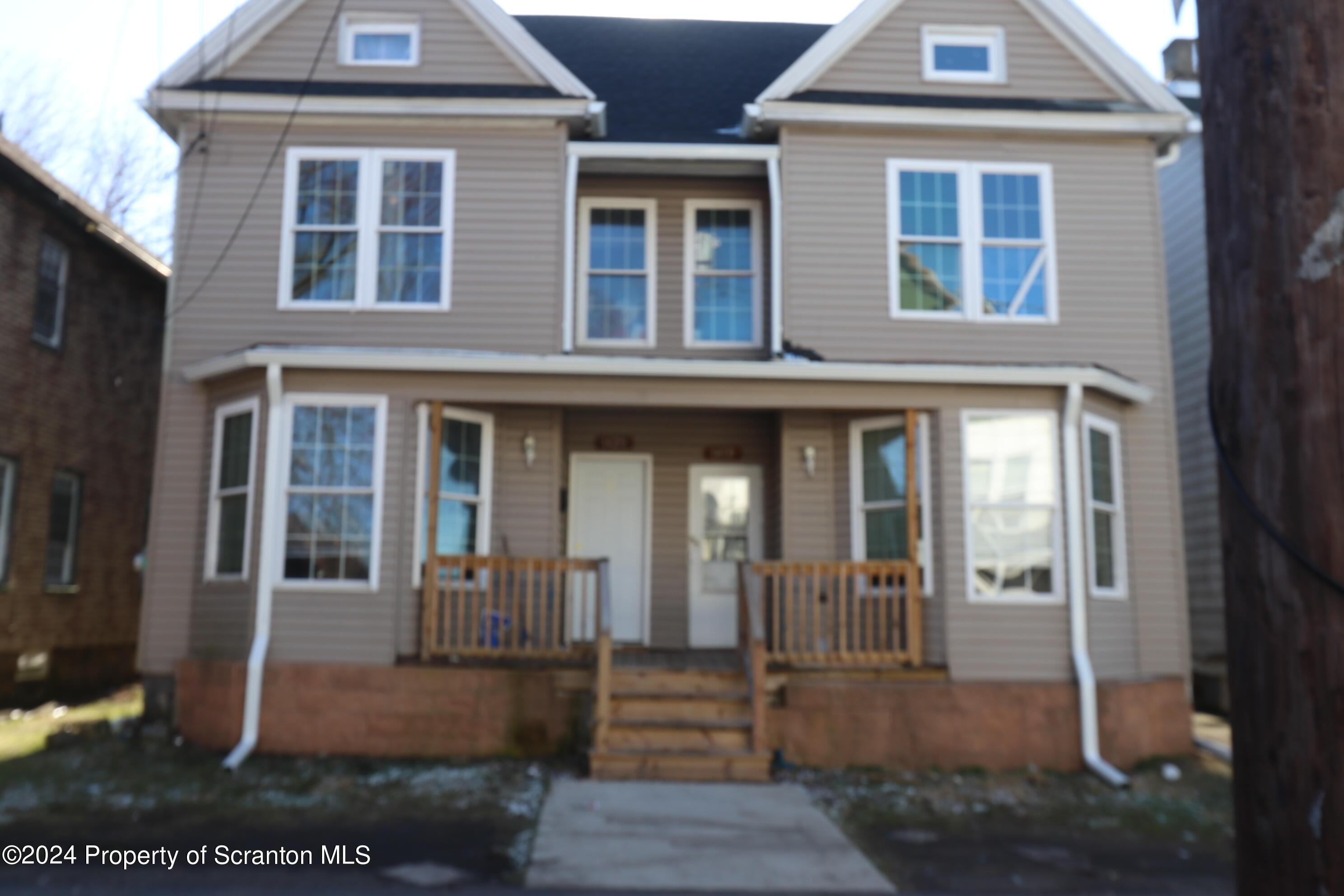 1418 1420 Fordham Court