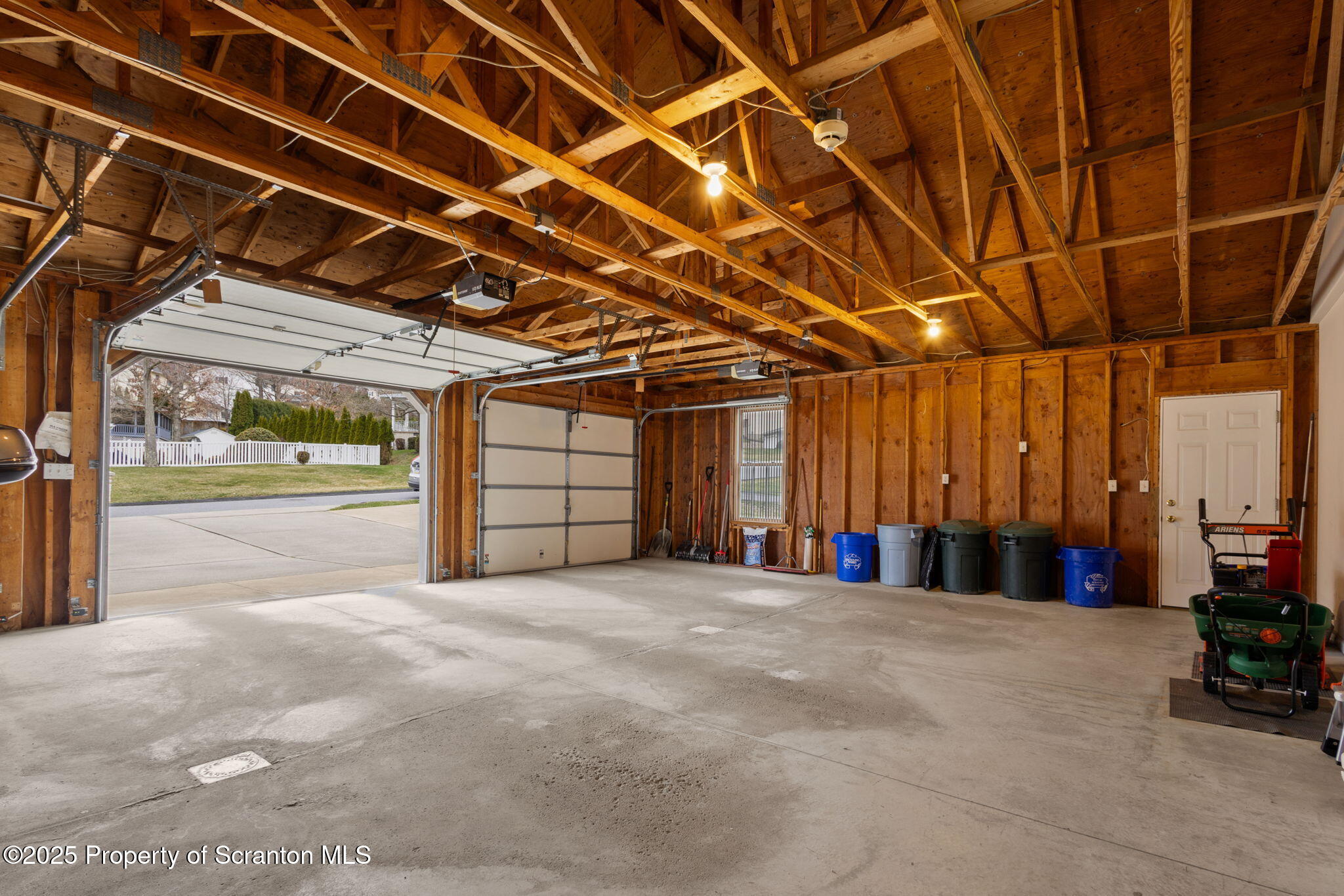 18 Oakwood Dr Drive
