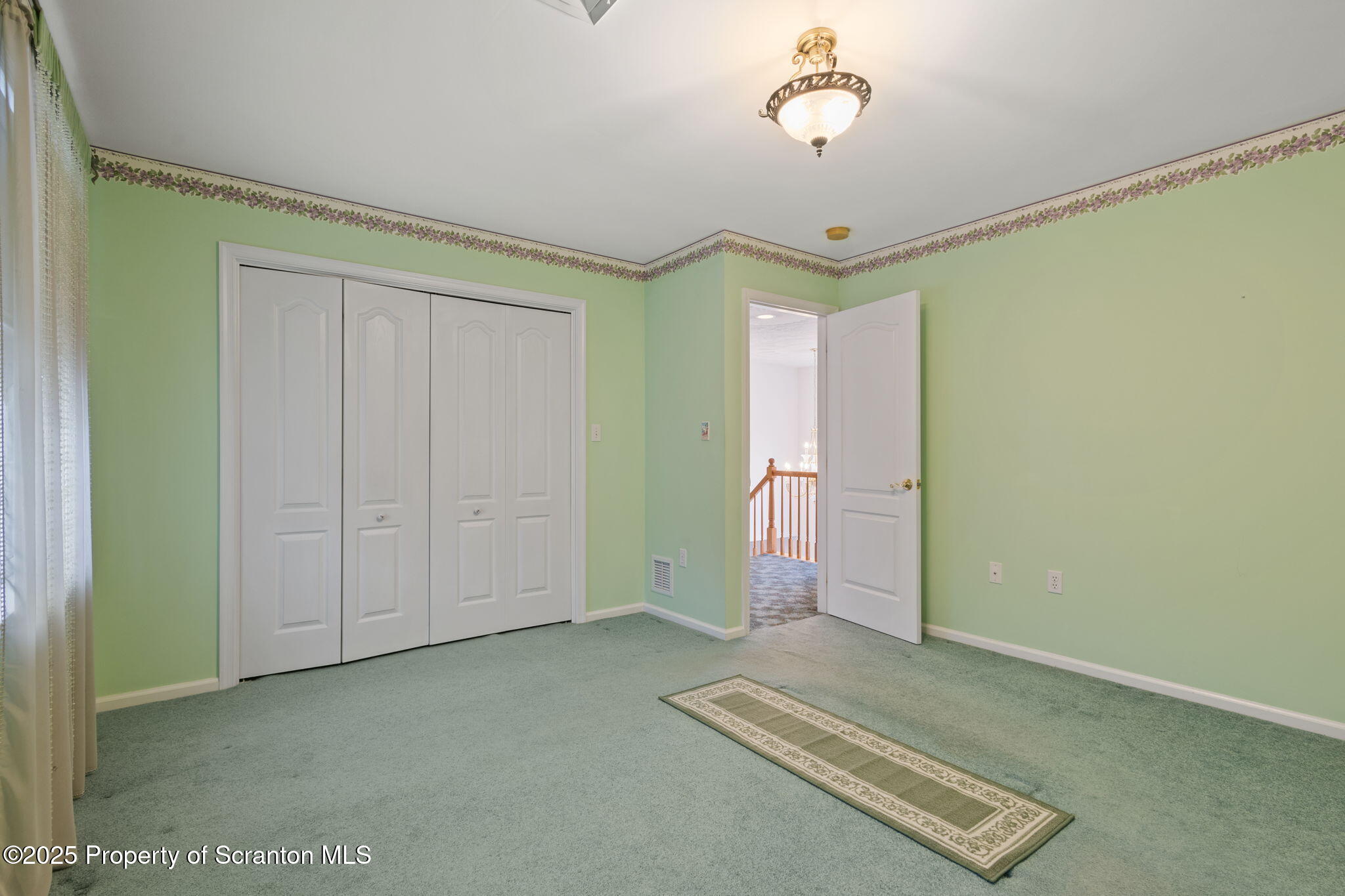18 Oakwood Dr Drive