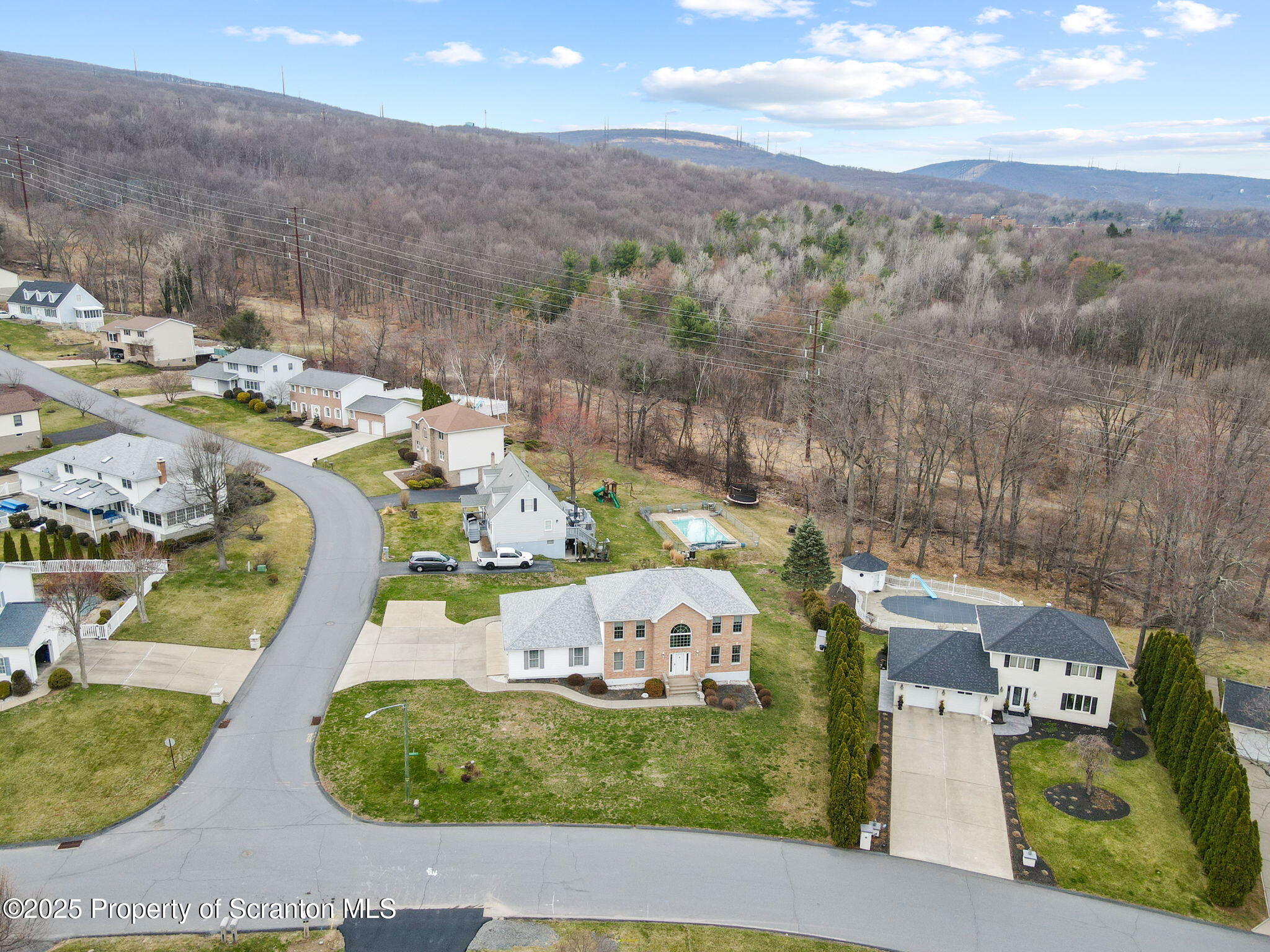 18 Oakwood Dr Drive