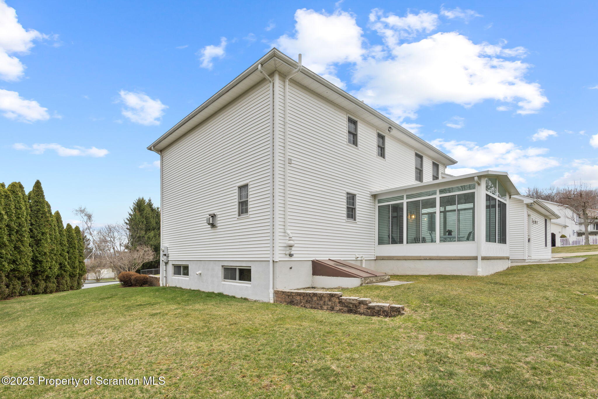 18 Oakwood Dr Drive