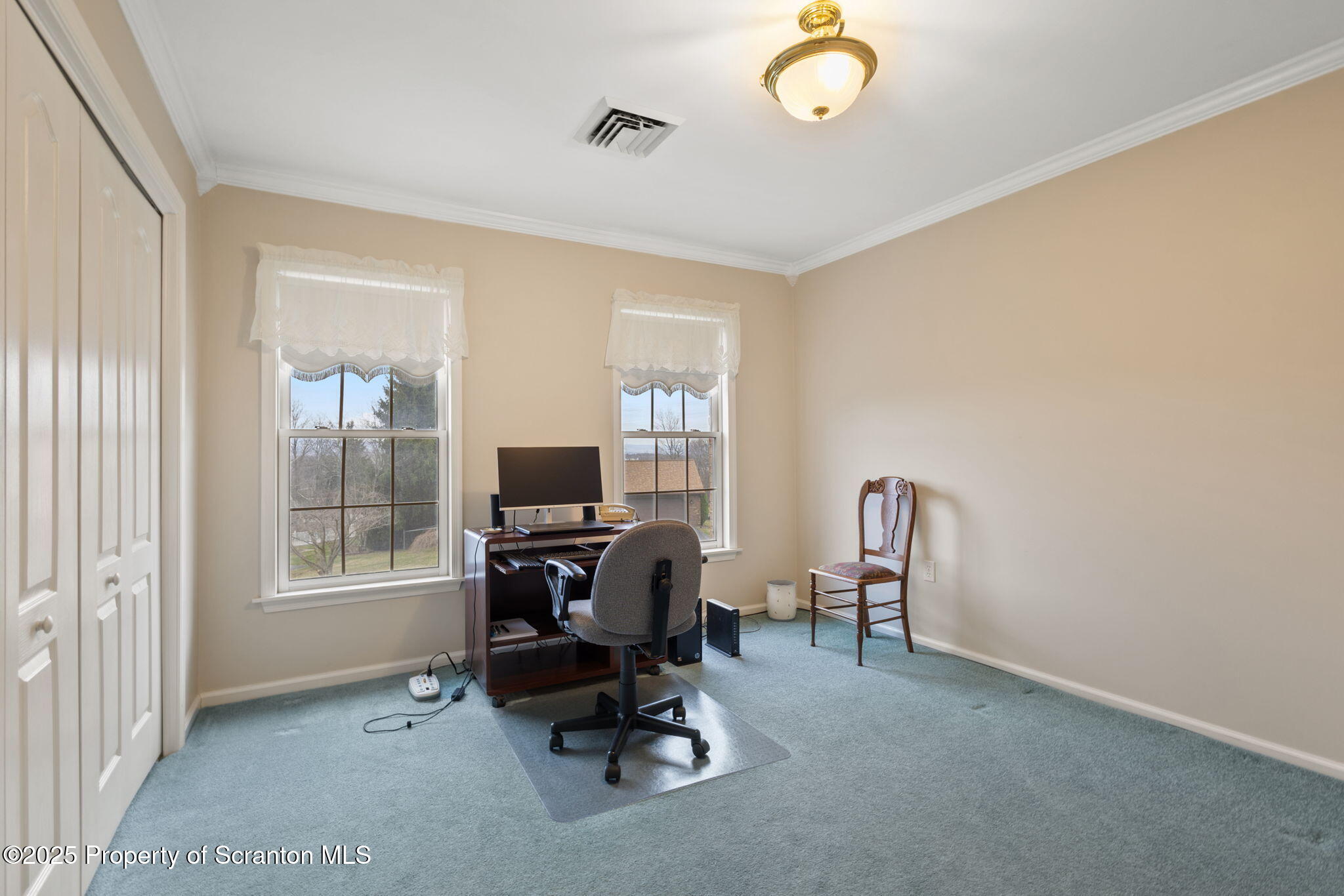 18 Oakwood Dr Drive