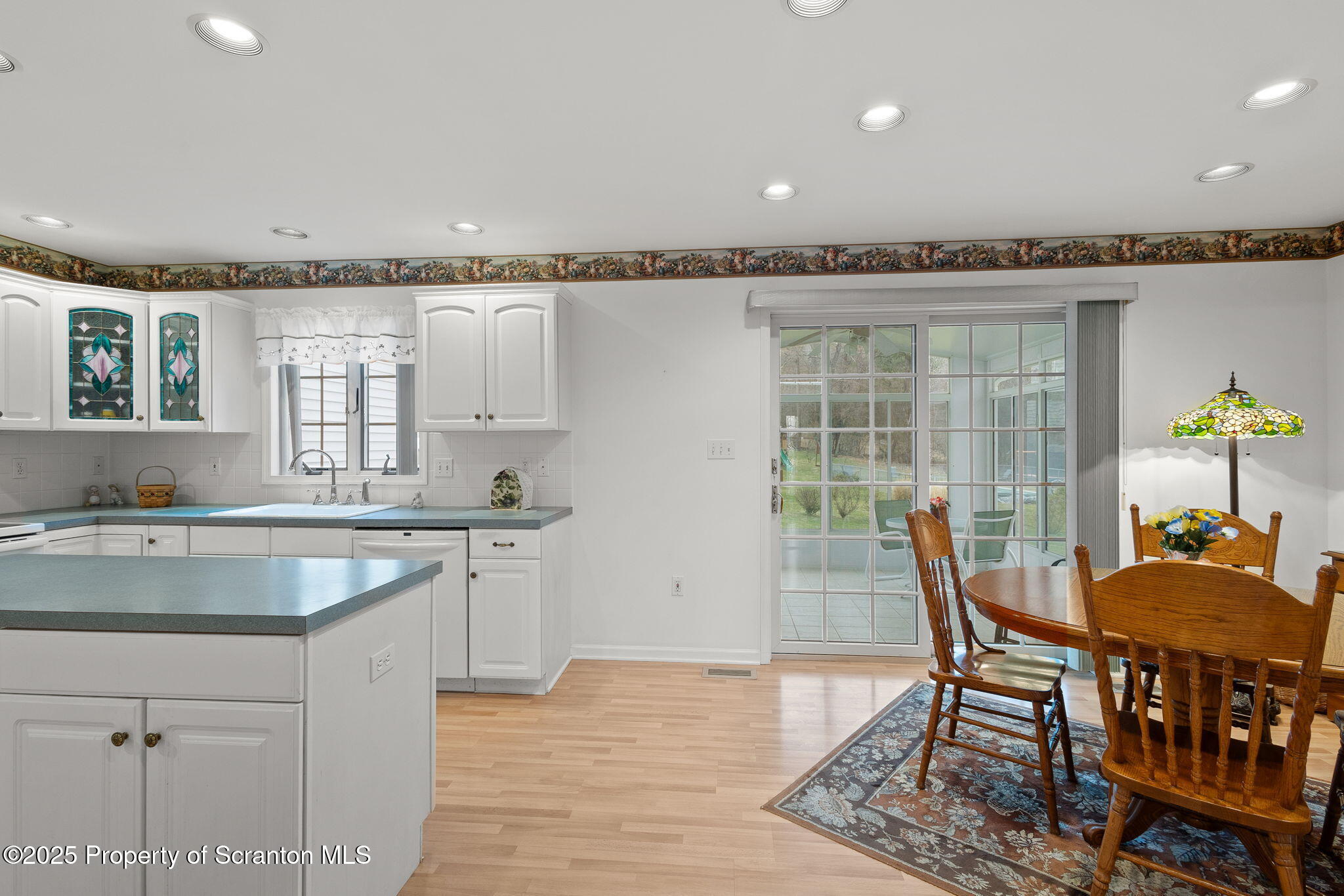 18 Oakwood Dr Drive