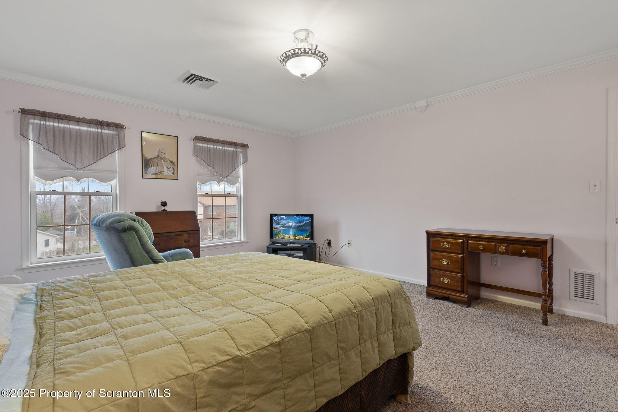 18 Oakwood Dr Drive