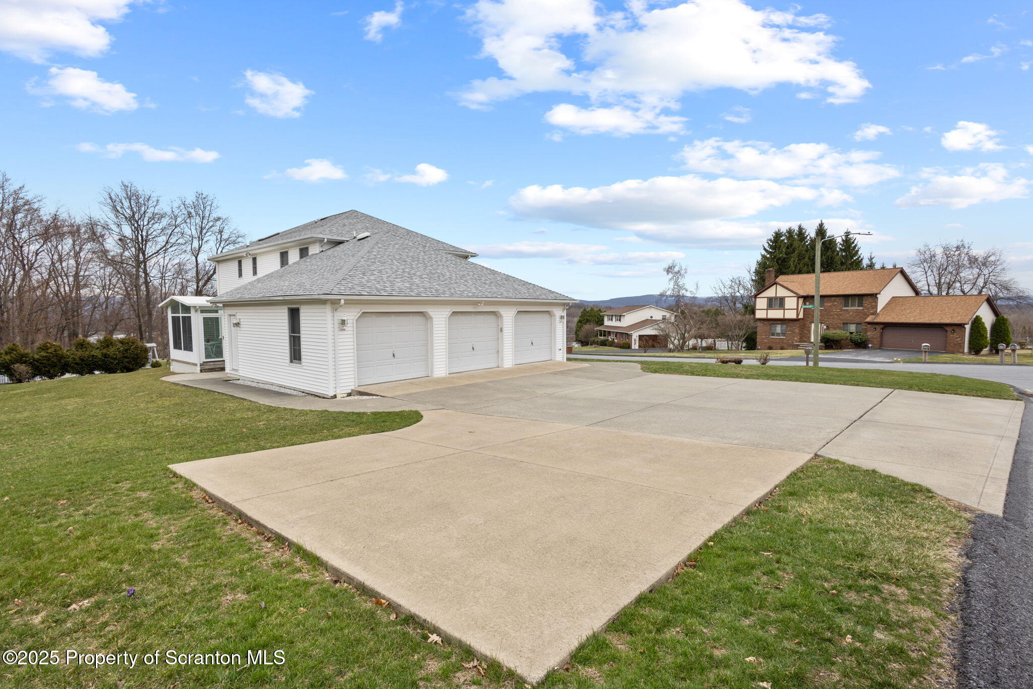 18 Oakwood Dr Drive