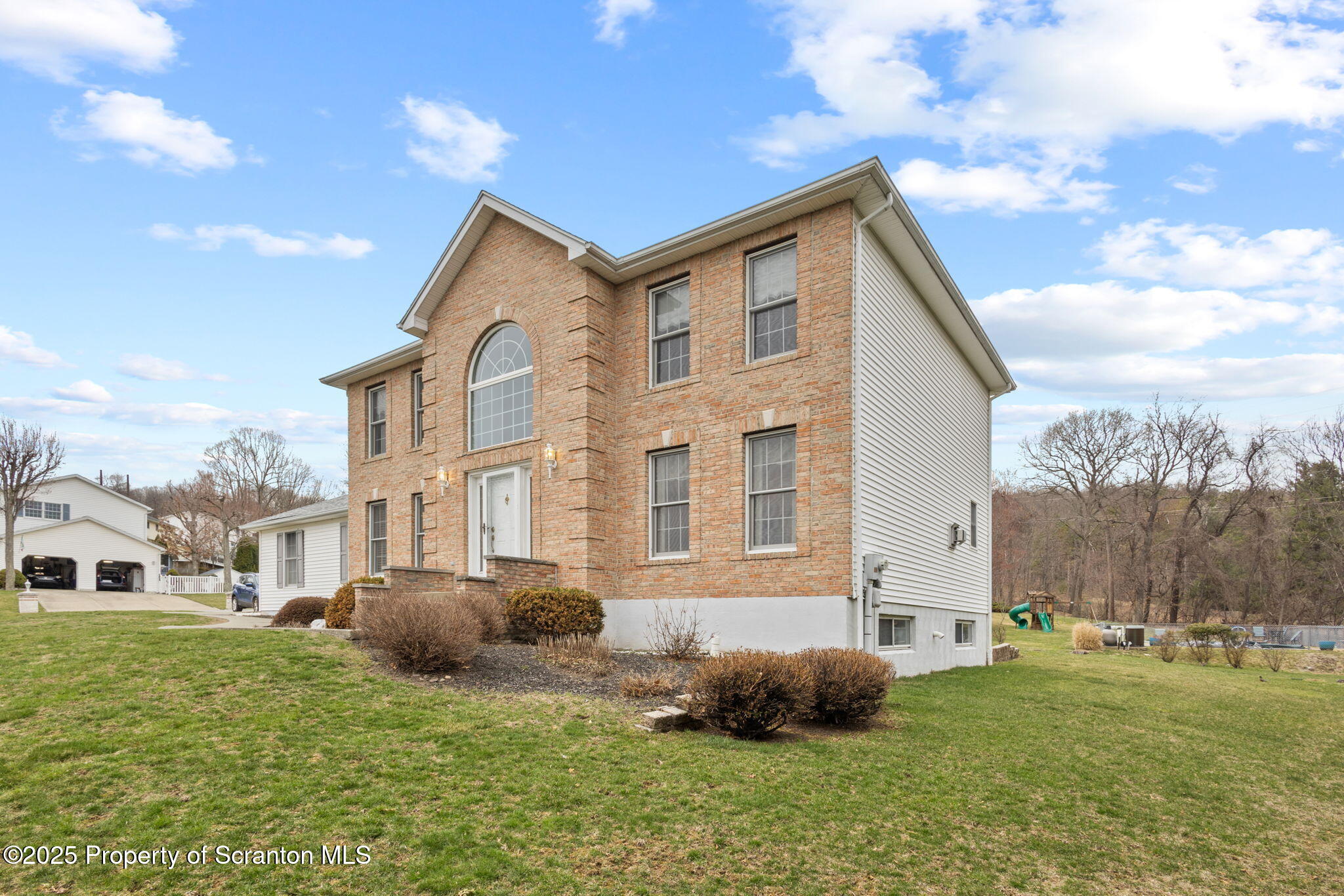 18 Oakwood Dr Drive