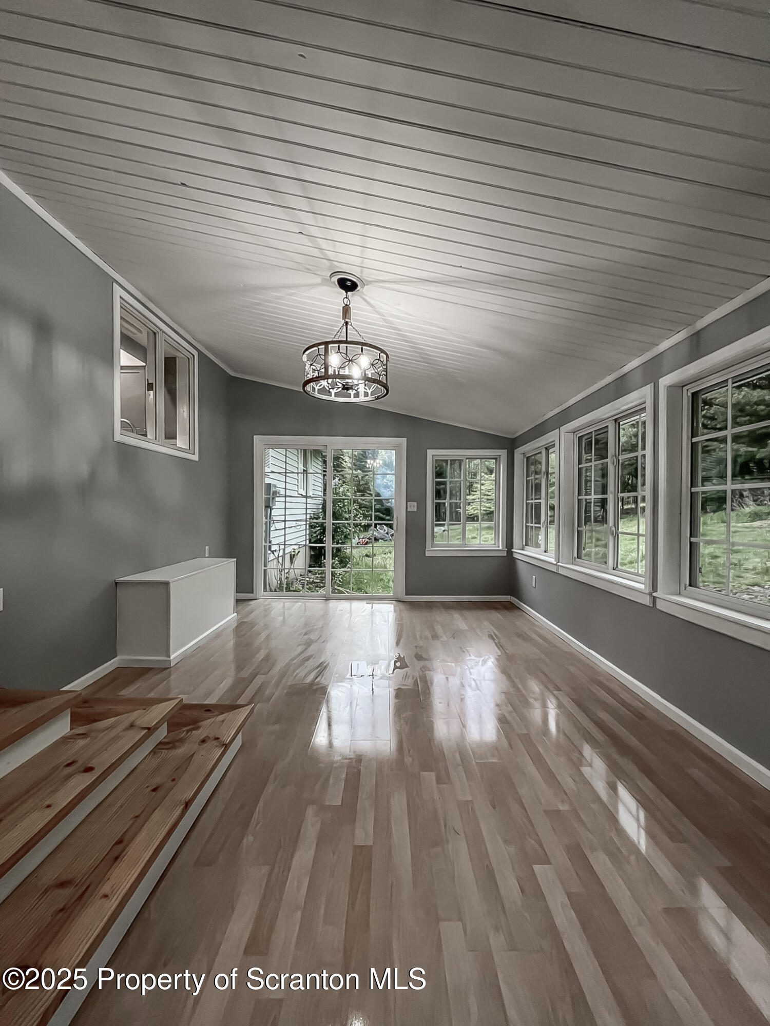 1446 Main Street Street