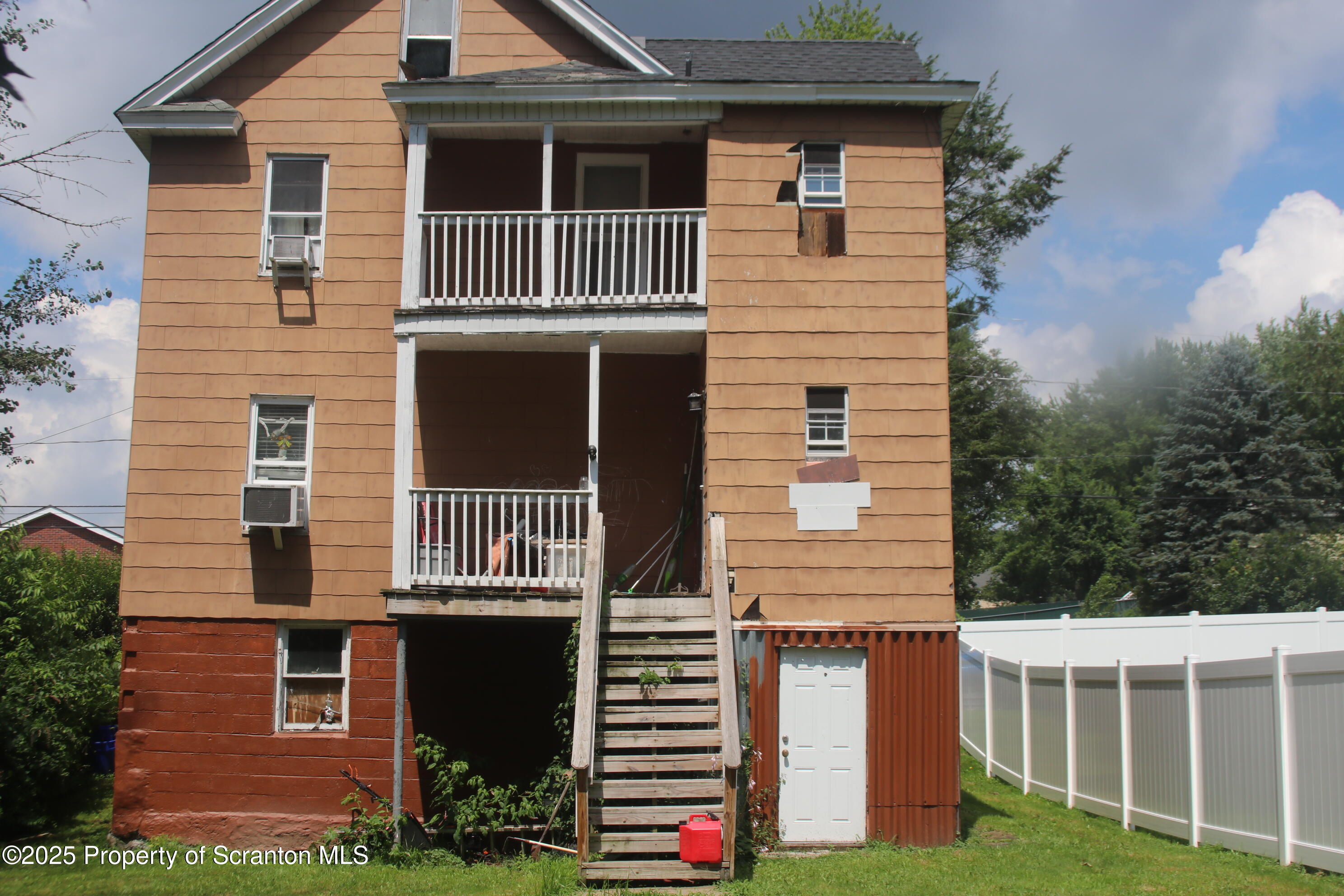 2326 Durkin Avenue Unit: L 4