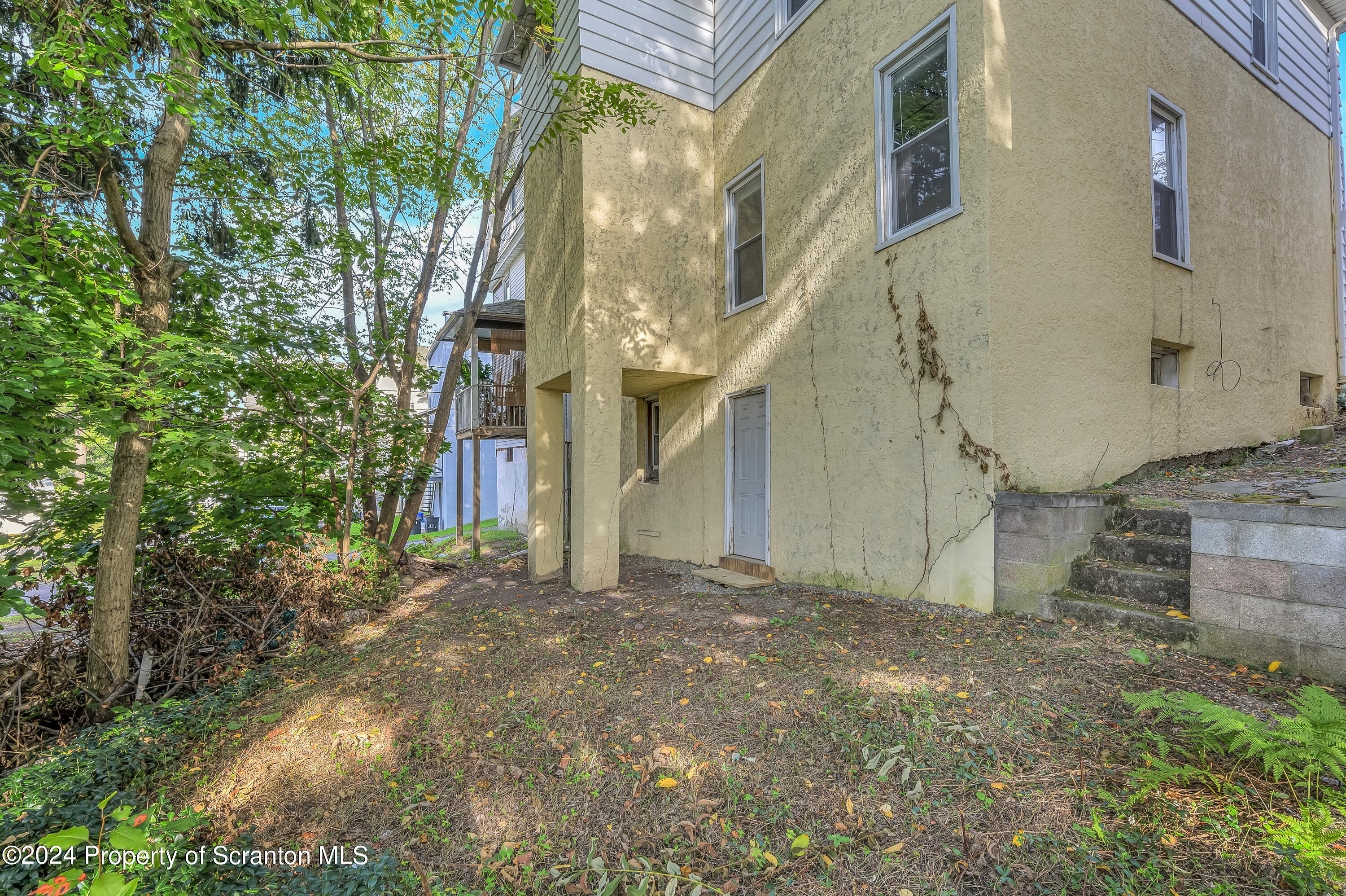 2507 Olyphant Avenue