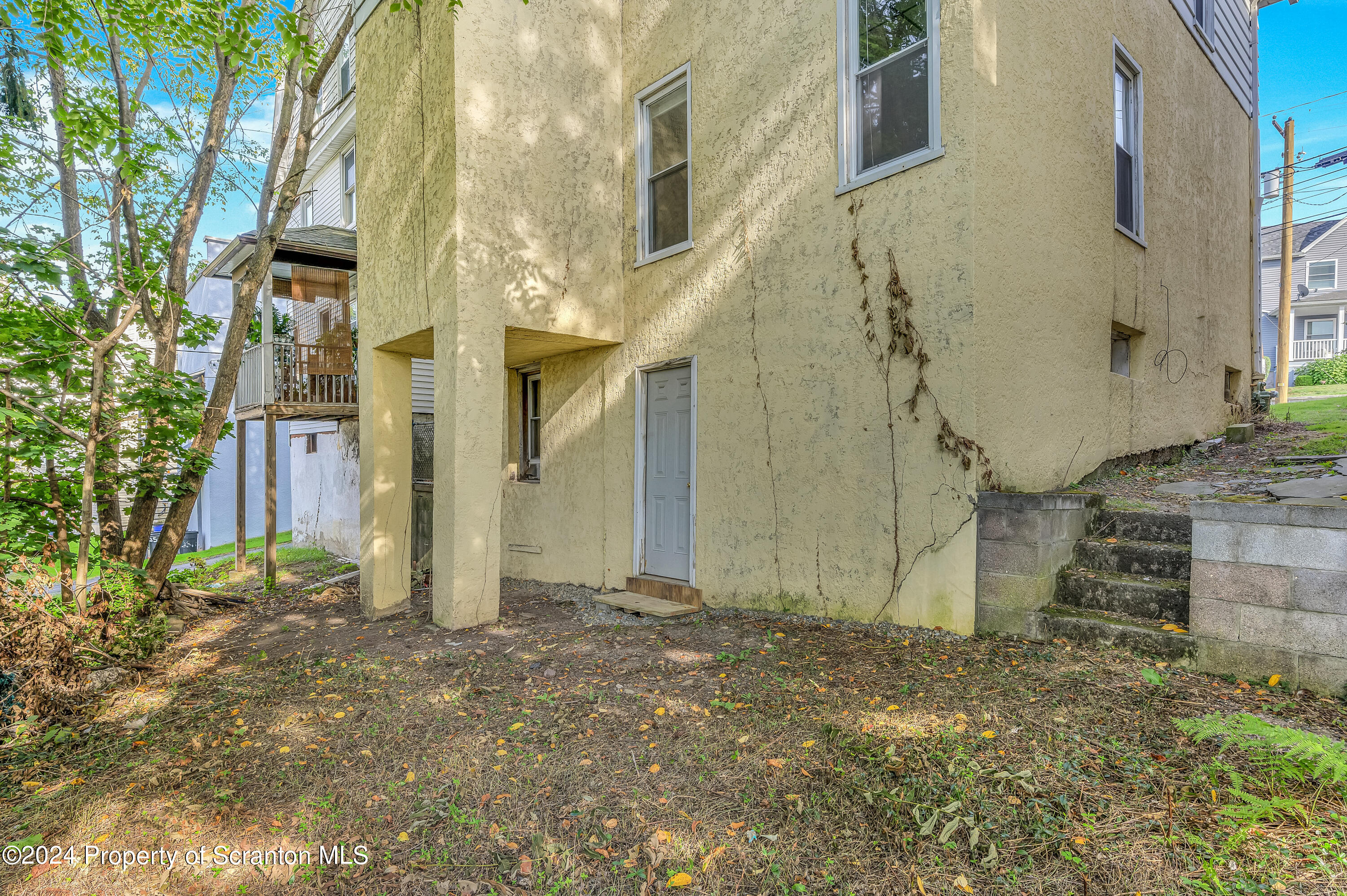 2507 Olyphant Avenue