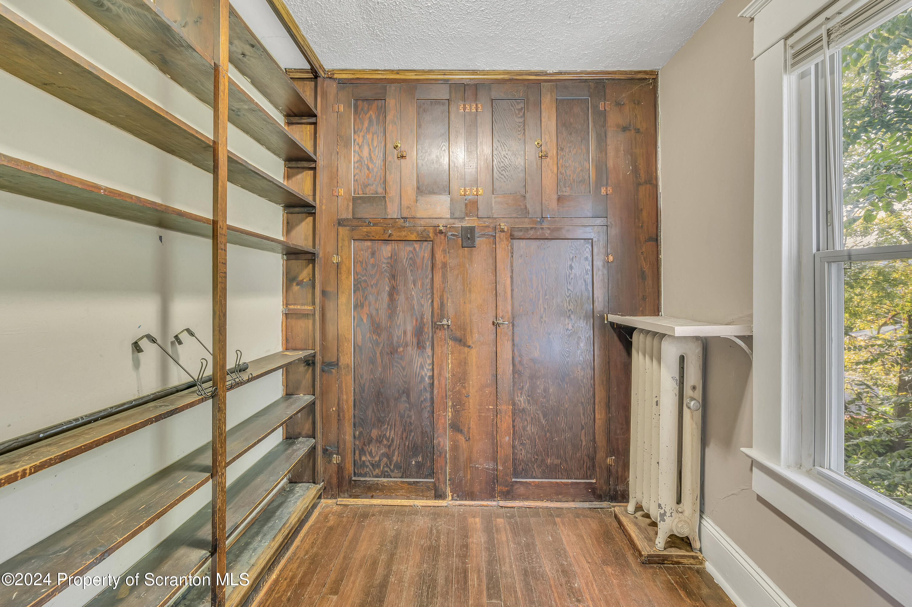 2507 Olyphant Avenue