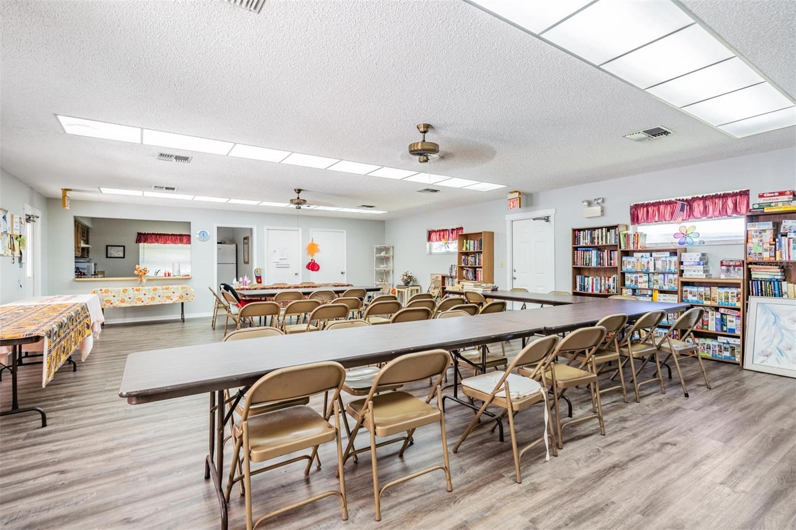 1182 ORANGE TREE CIR E #C