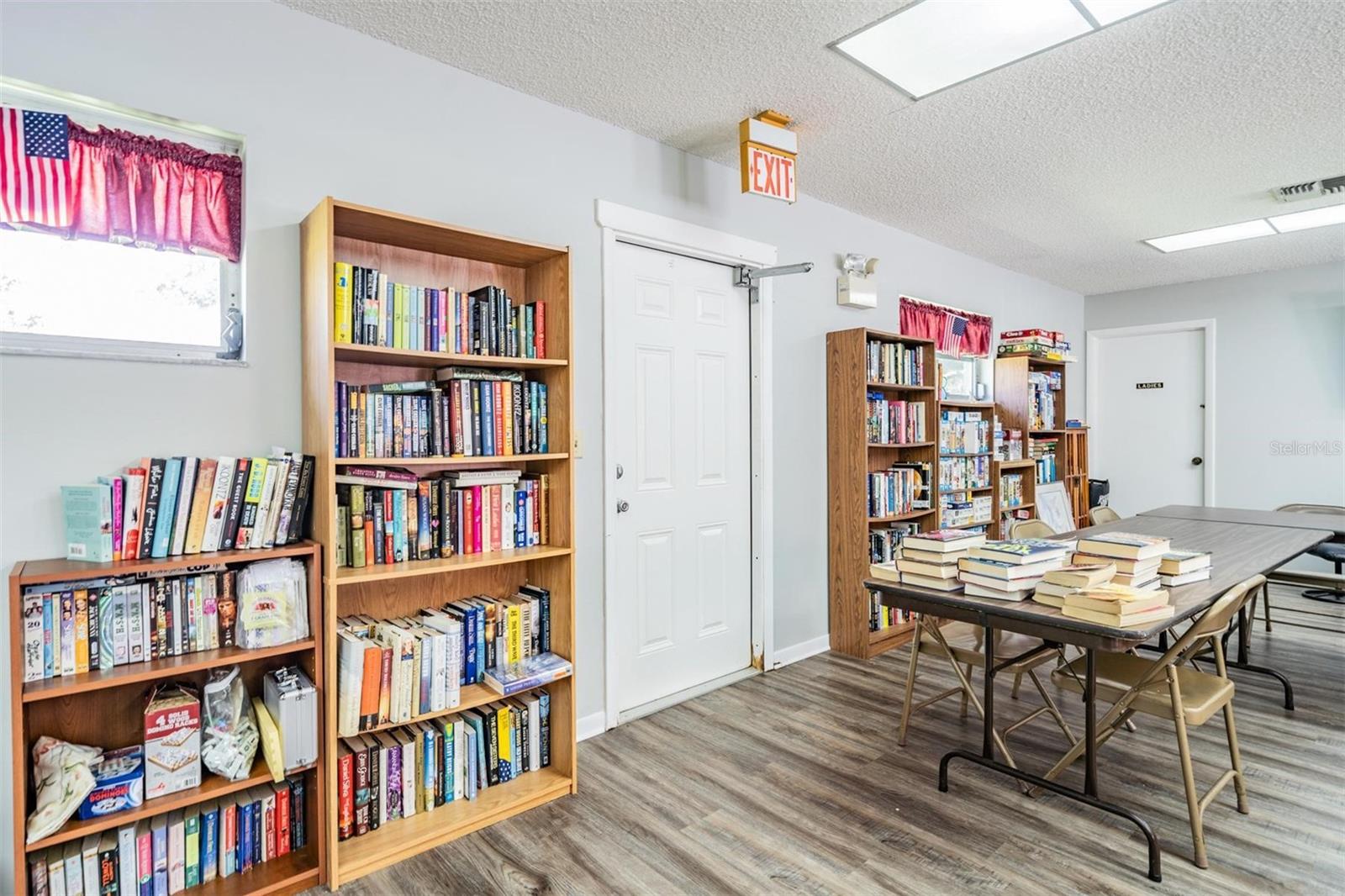 1182 ORANGE TREE CIR E #C