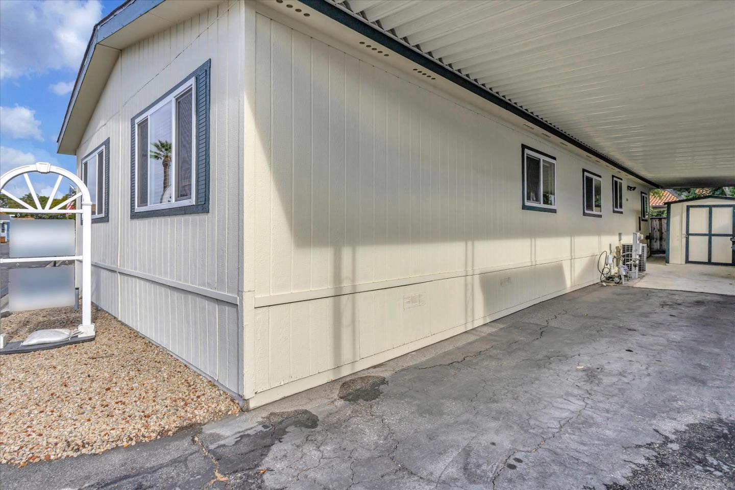 1085 Tasman DR 636