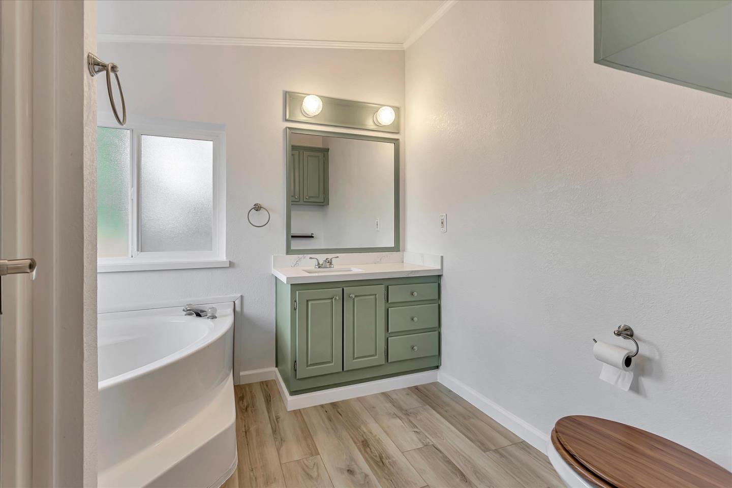 1085 Tasman DR 636
