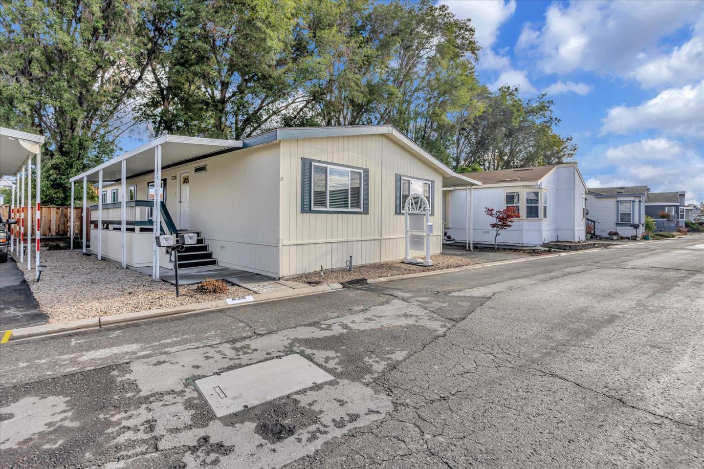 1085 Tasman DR 636