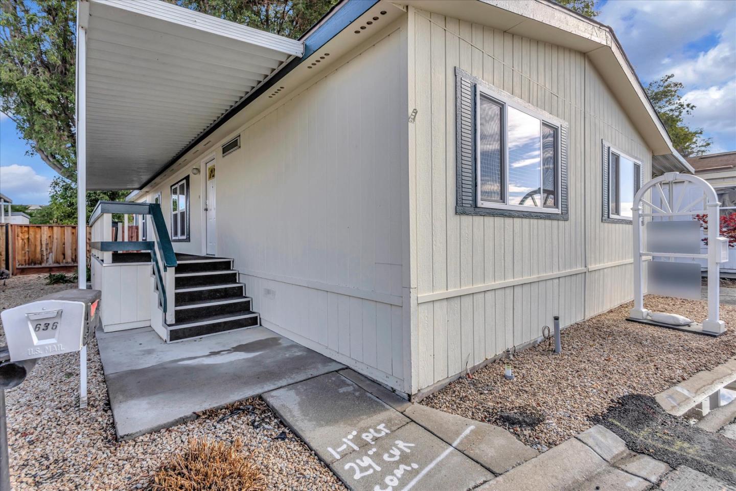 1085 Tasman DR 636