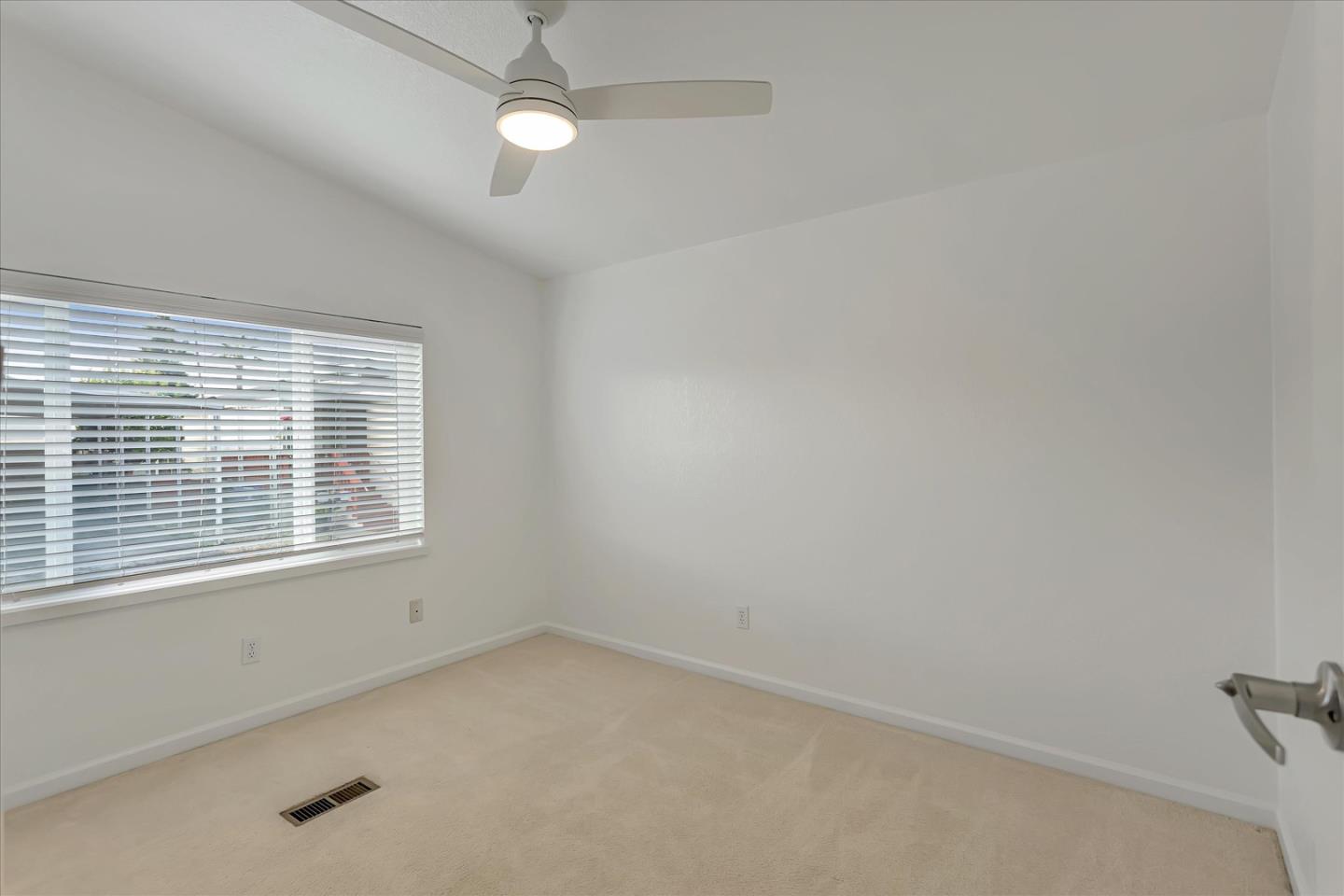 1085 Tasman DR 636
