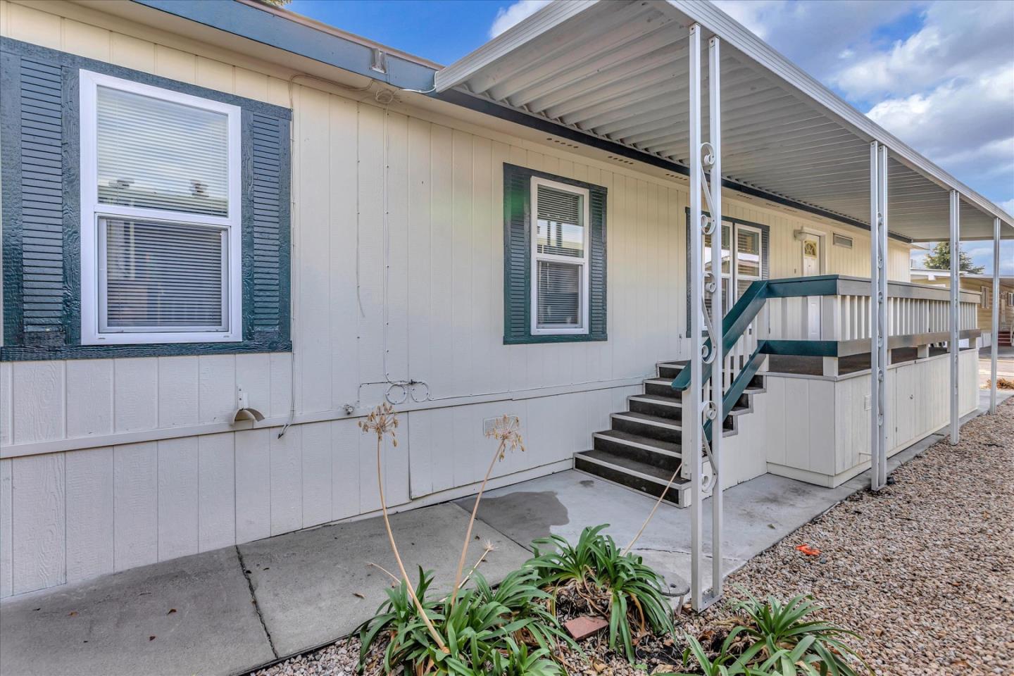 1085 Tasman DR 636