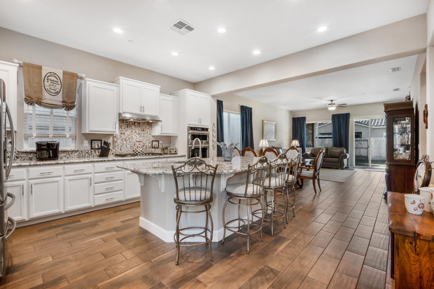 1366 Wildrose DR