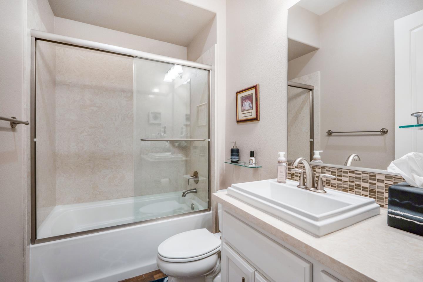 1366 Wildrose DR