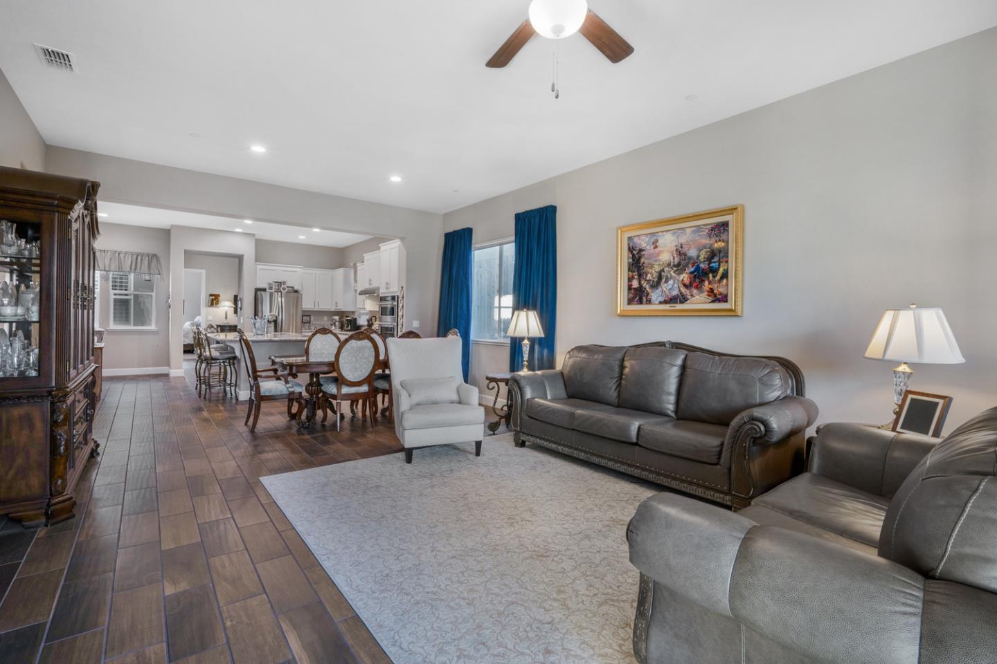 1366 Wildrose DR