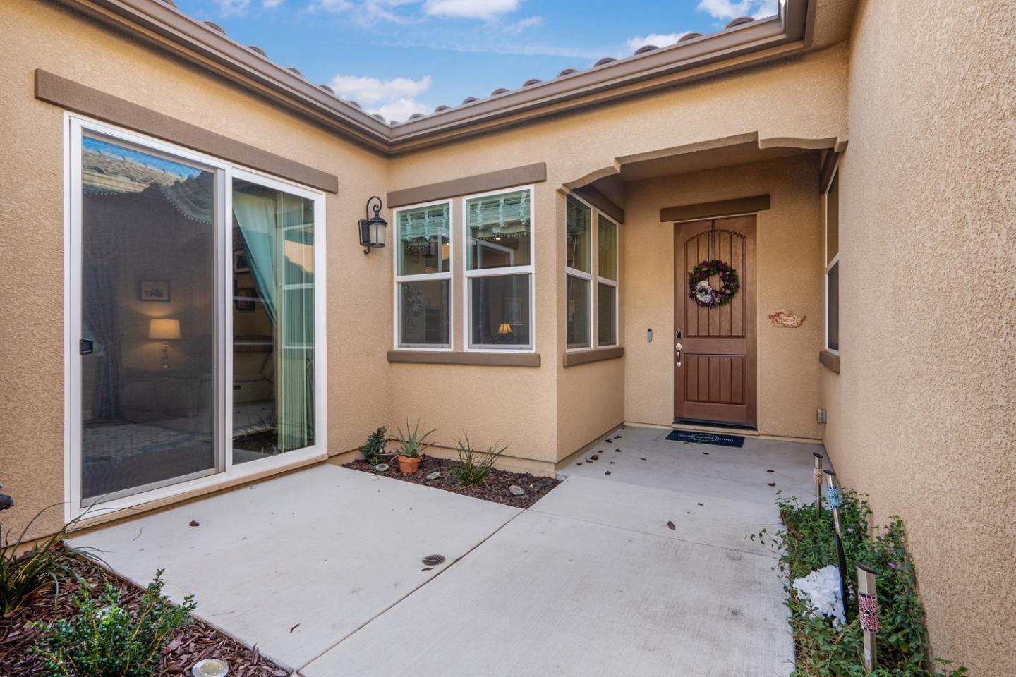 1366 Wildrose DR