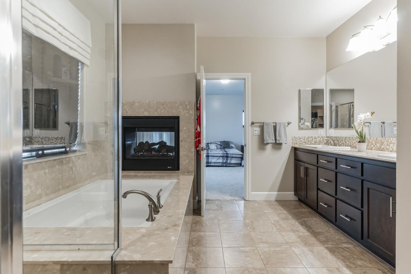 1471 Trinity CIR