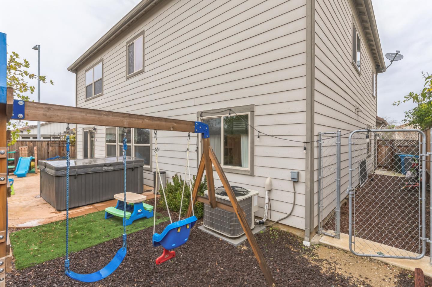 1471 Trinity CIR