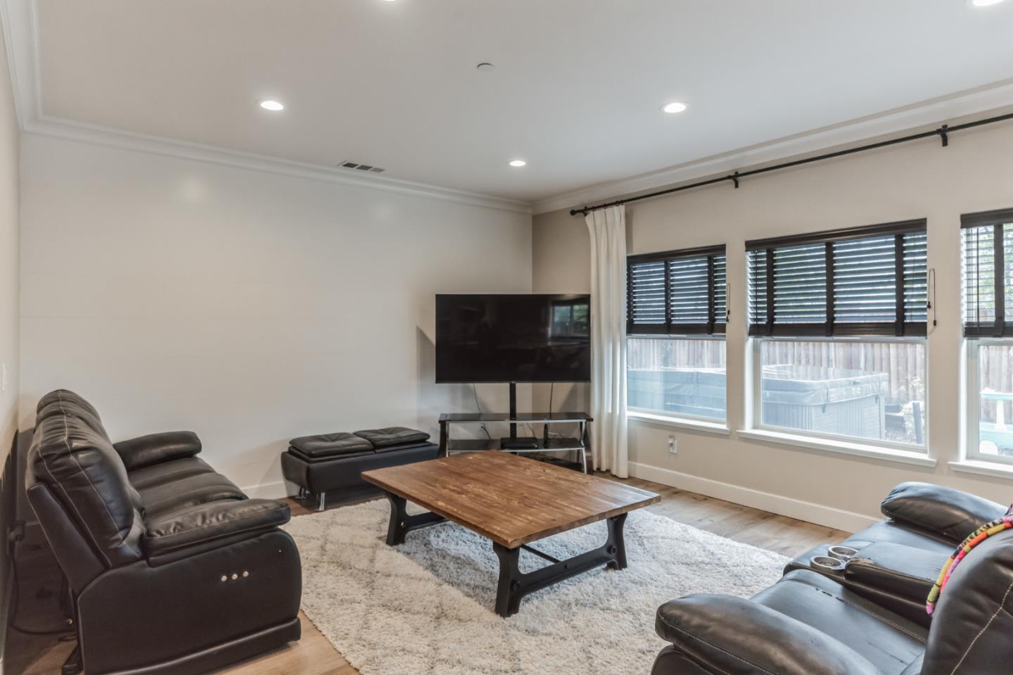 1471 Trinity CIR