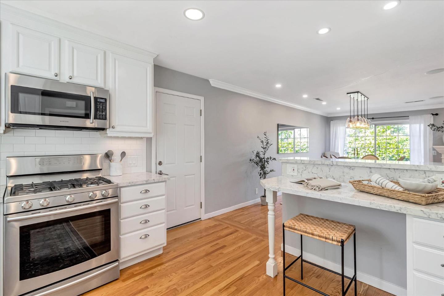 32 Shaw CT