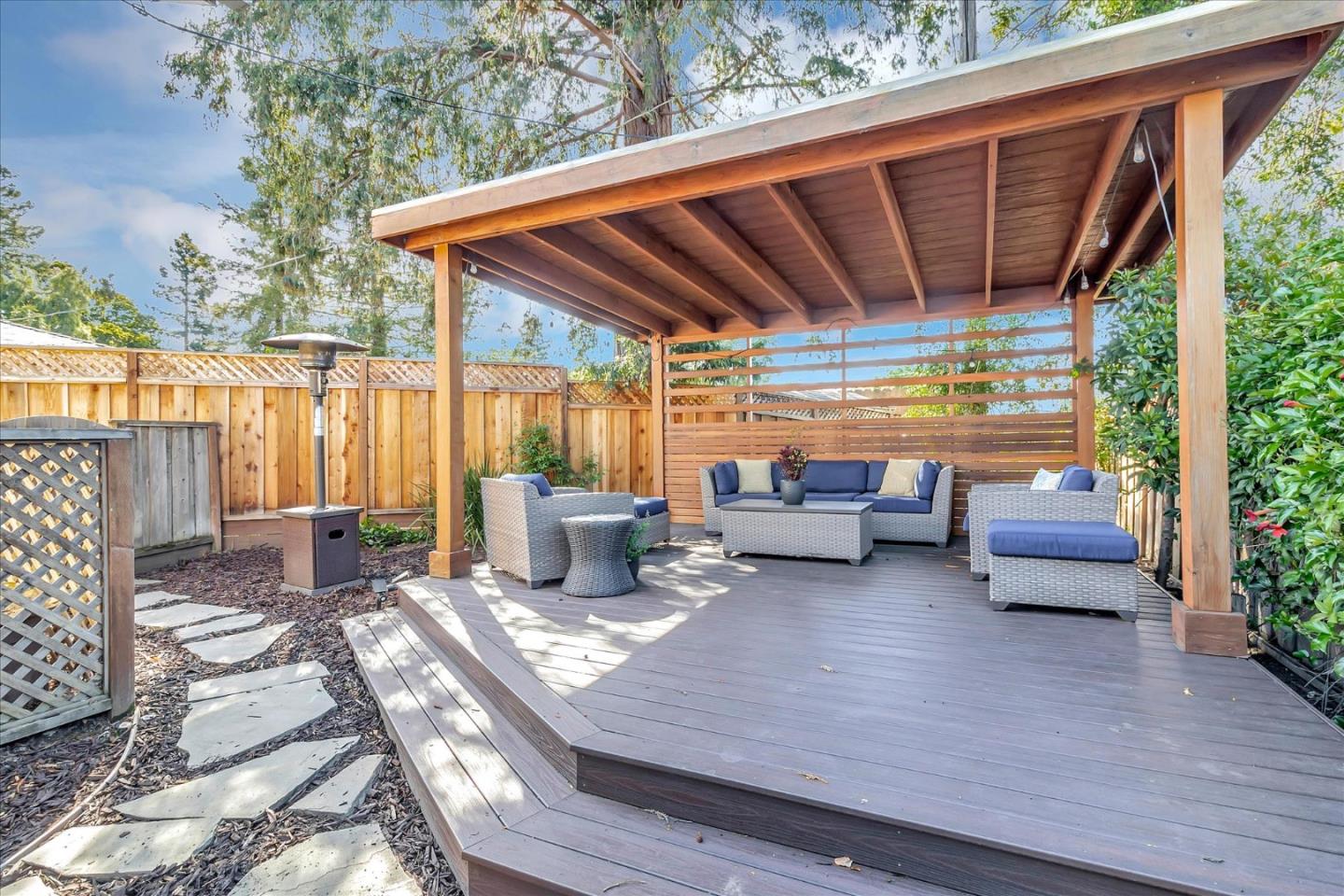 32 Shaw CT