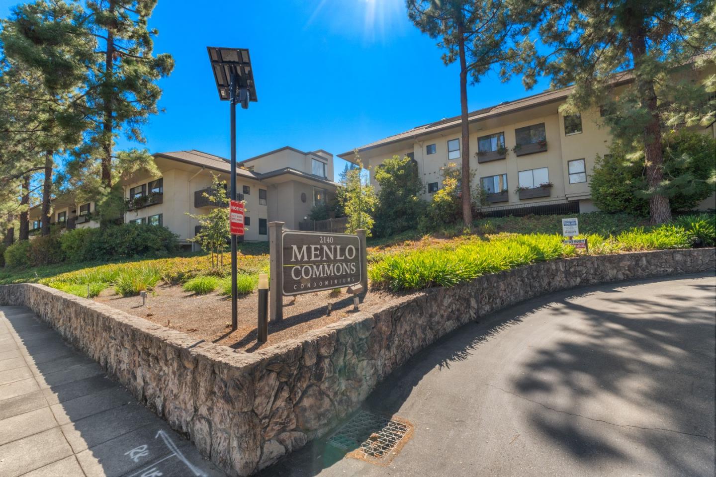 2140 Santa Cruz AVE A303